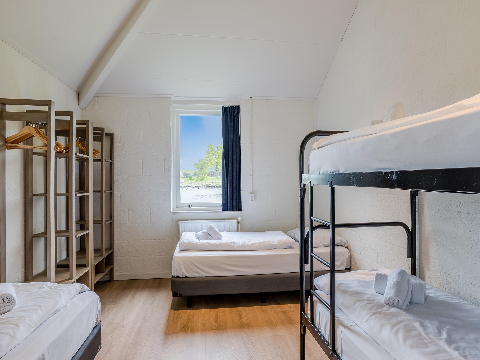Groepsbungalow voor 40 personen met vijveruitzicht in Hunzepark, Drenthe - foto 18