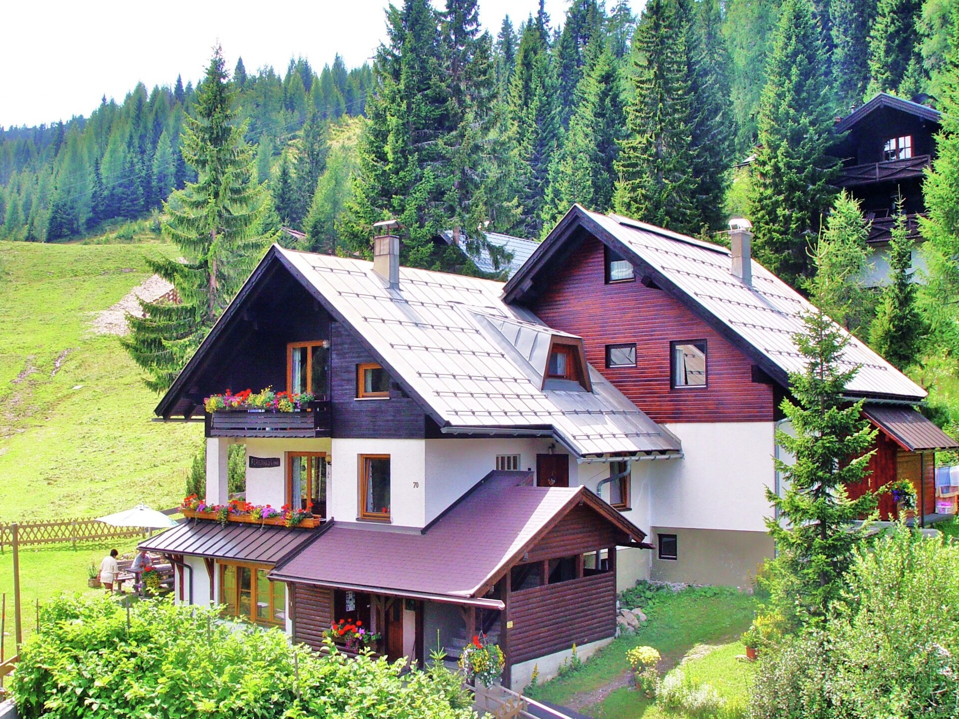 Ruim appartement aan de piste in Nassfeld met sauna en bergzicht - foto 1