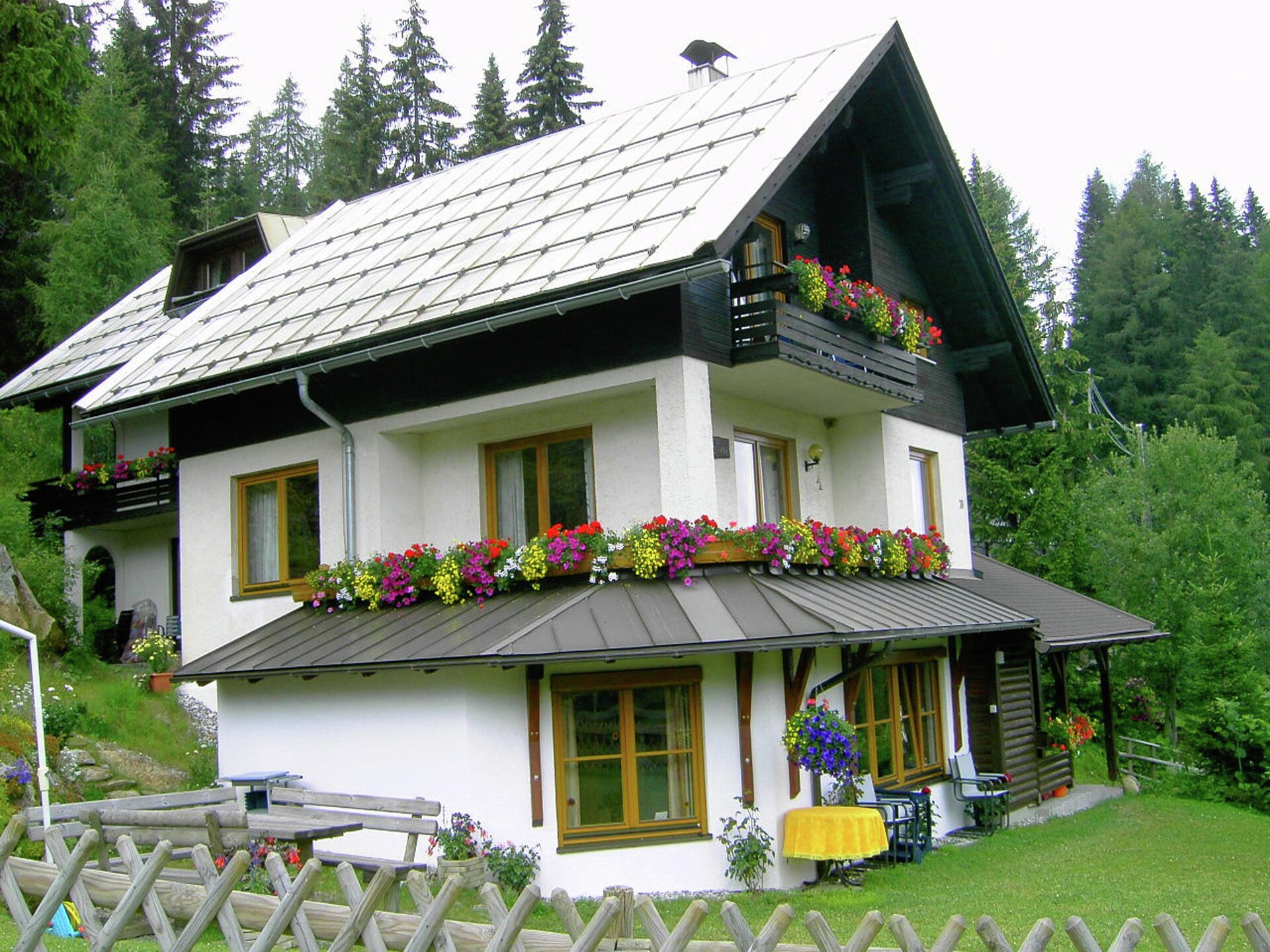 Ruim appartement aan de piste in Nassfeld met sauna en bergzicht - foto 3