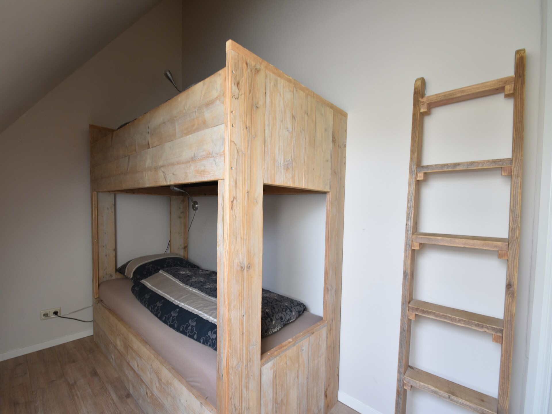 Vrijstaande kustvilla Tzummarum, 4 slaapkamers, tuin, huisdieren welkom - foto 19