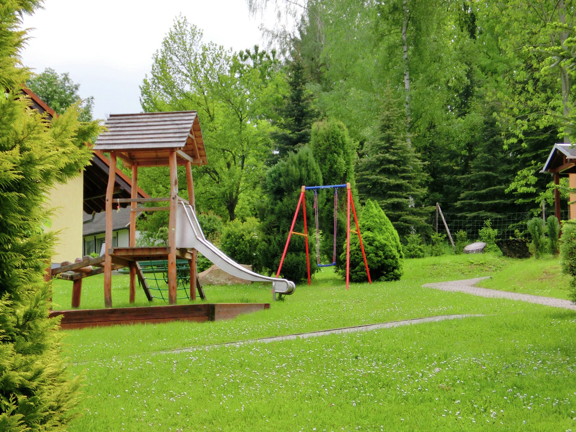Gezinsvriendelijk vakantiehuis voor 6 personen in de bossen van Schirgiswalde - foto 12