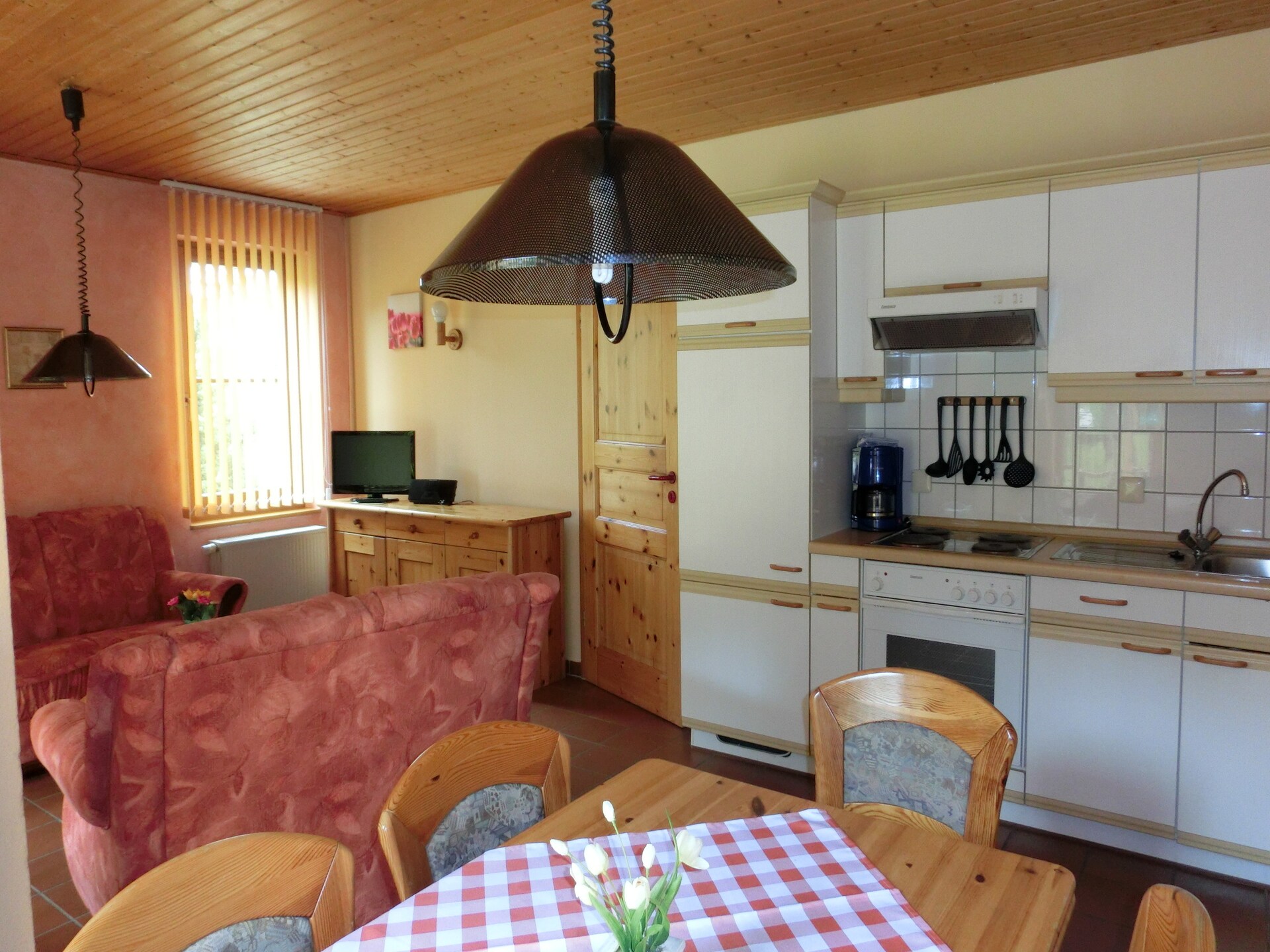 Gezinsvriendelijk vakantiehuis voor 6 personen in de bossen van Schirgiswalde - foto 6