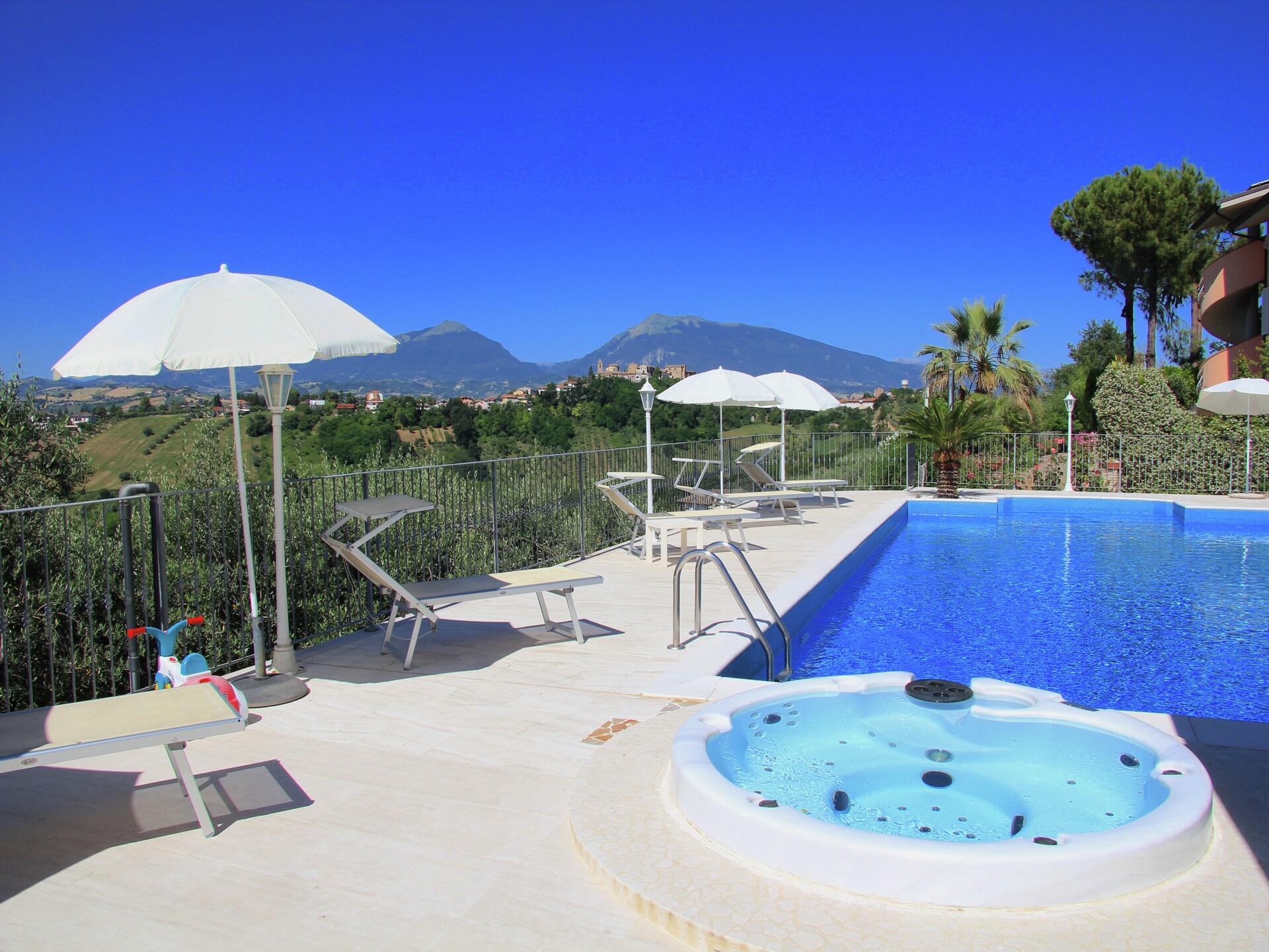 Landhuis Ninfea in Sant'Omero met uitzicht op de Abruzzese heuvels - foto 12