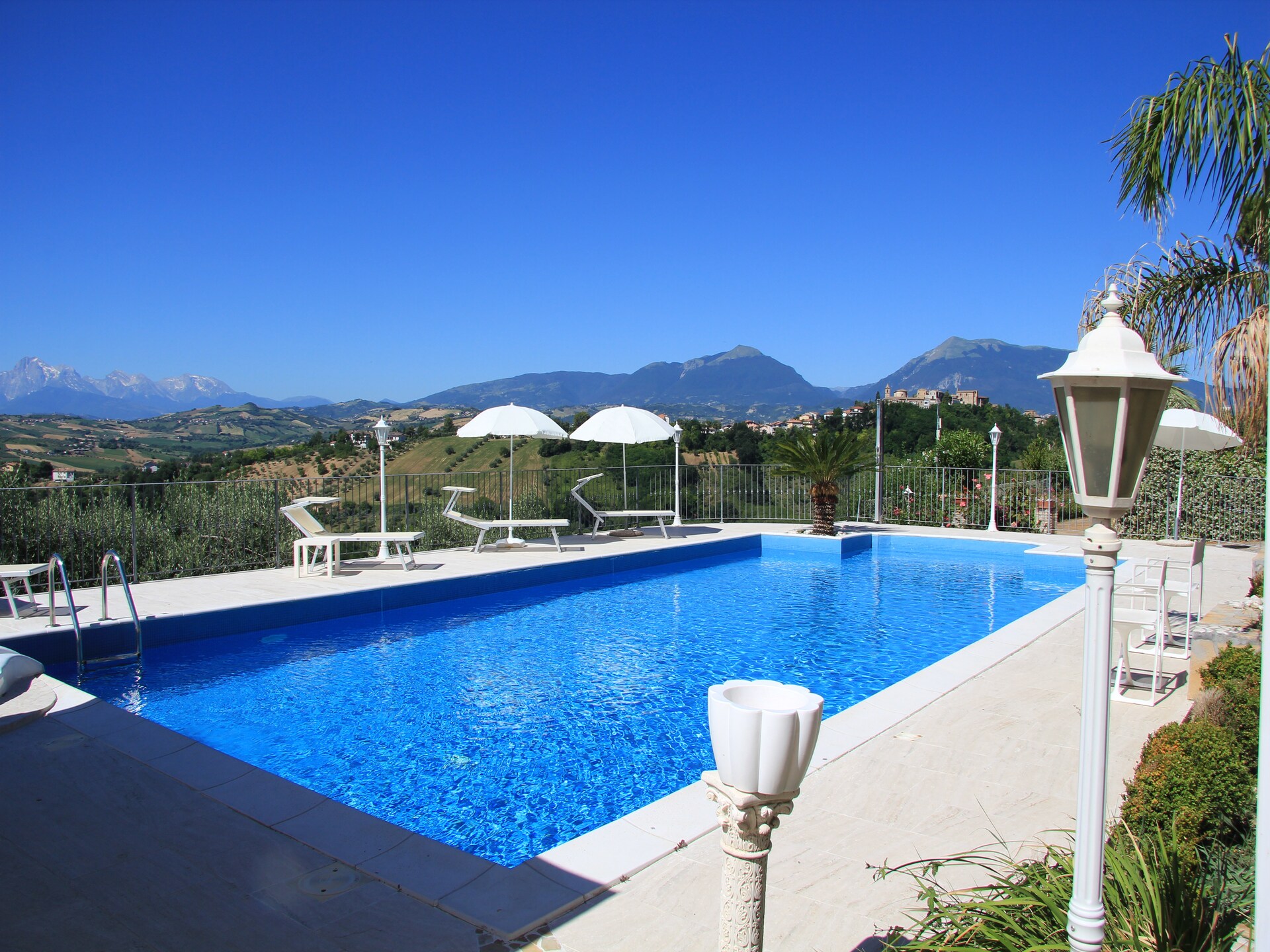Landhuis Ninfea in Sant'Omero met uitzicht op de Abruzzese heuvels - foto 1