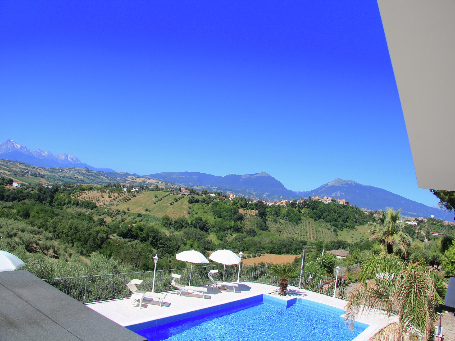 Landhuis Ninfea in Sant'Omero met uitzicht op de Abruzzese heuvels - foto 8
