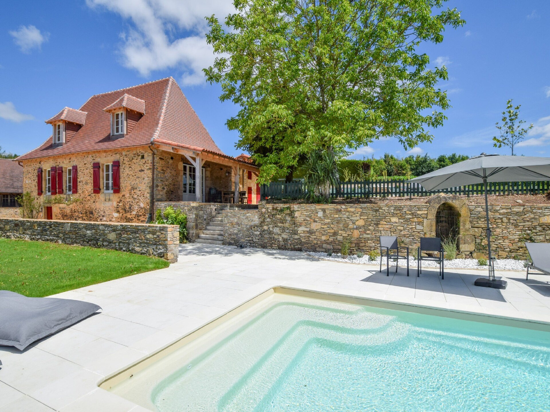 10-persoons landhuis met privézwembad in St. Medard D'excideuil - foto 5