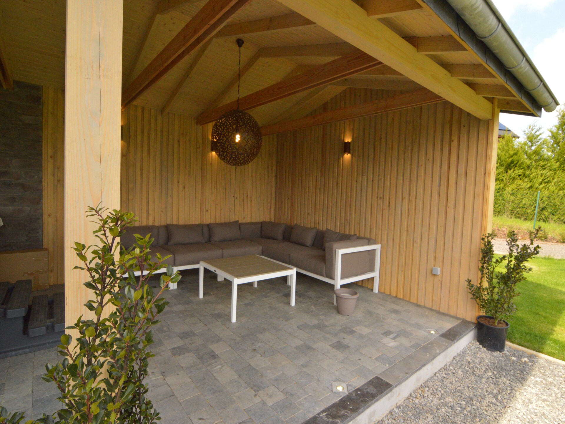 Valentina Lodge: Luxe chalet met sauna en bubbelbad in de Ardennen - foto 36