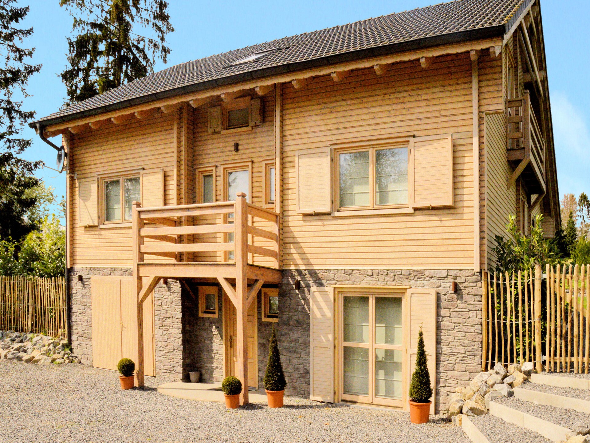 Valentina Lodge: Luxe chalet met sauna en bubbelbad in de Ardennen - foto 8