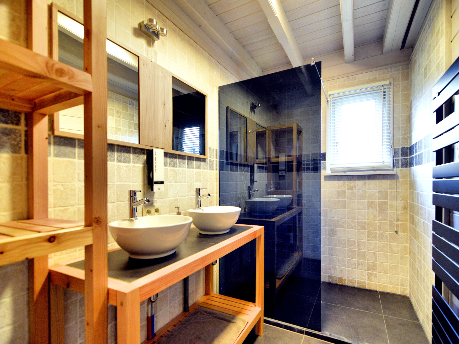 Valentina Lodge: Luxe chalet met sauna en bubbelbad in de Ardennen - foto 32