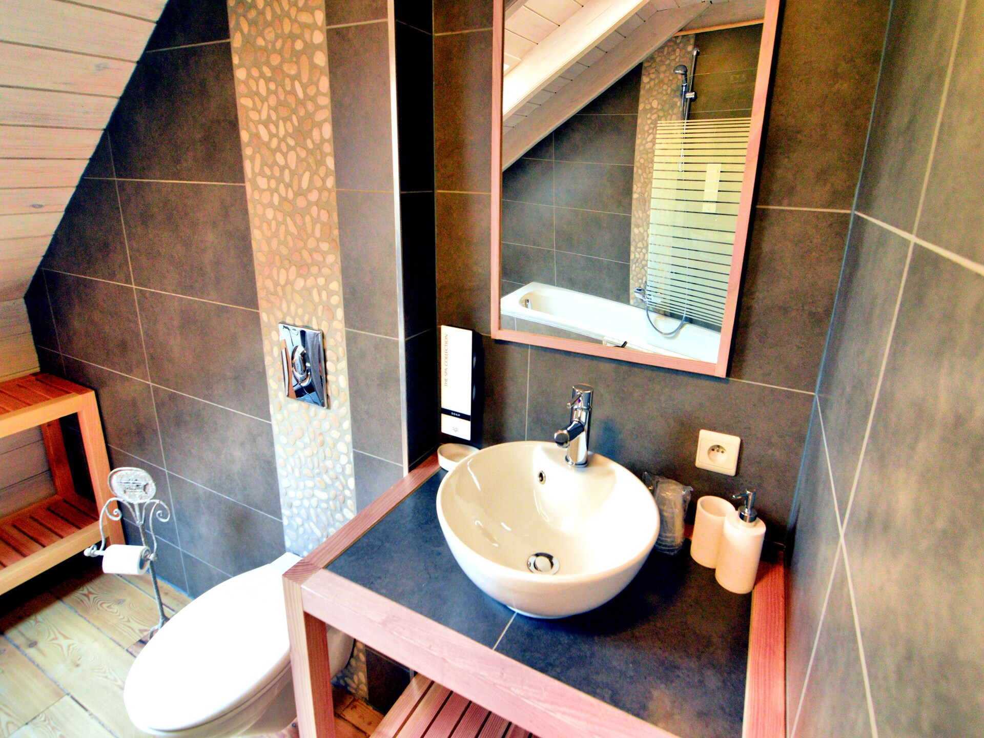 Valentina Lodge: Luxe chalet met sauna en bubbelbad in de Ardennen - foto 30
