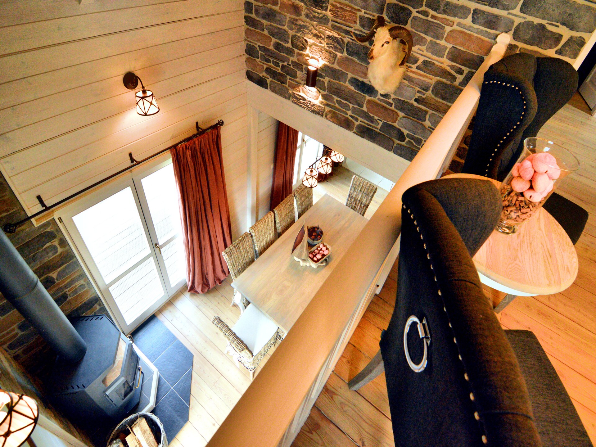 Valentina Lodge: Luxe chalet met sauna en bubbelbad in de Ardennen - foto 17