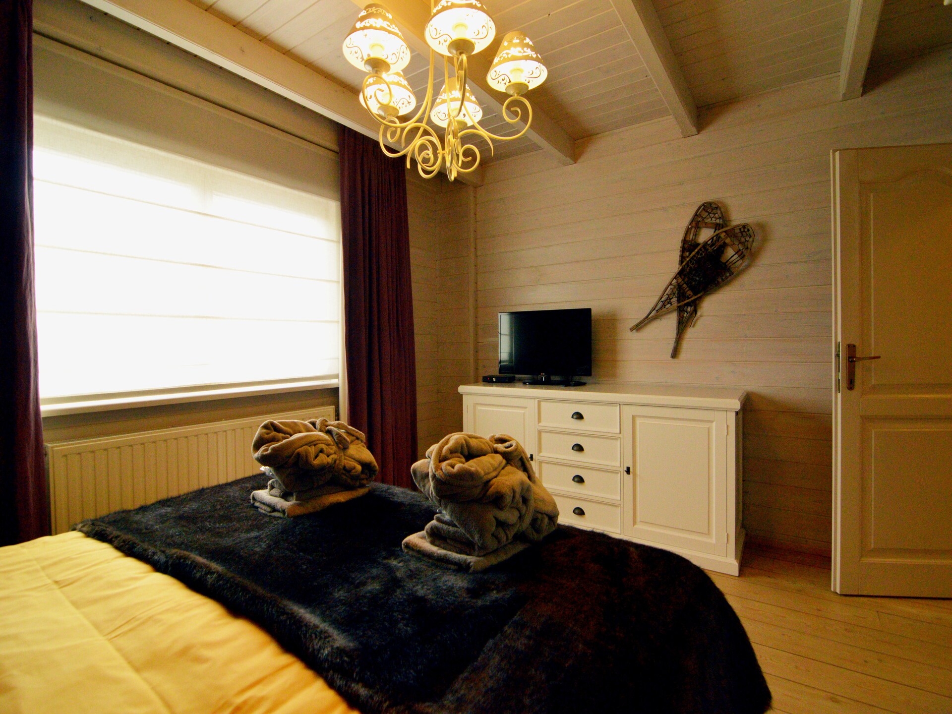 Valentina Lodge: Luxe chalet met sauna en bubbelbad in de Ardennen - foto 28