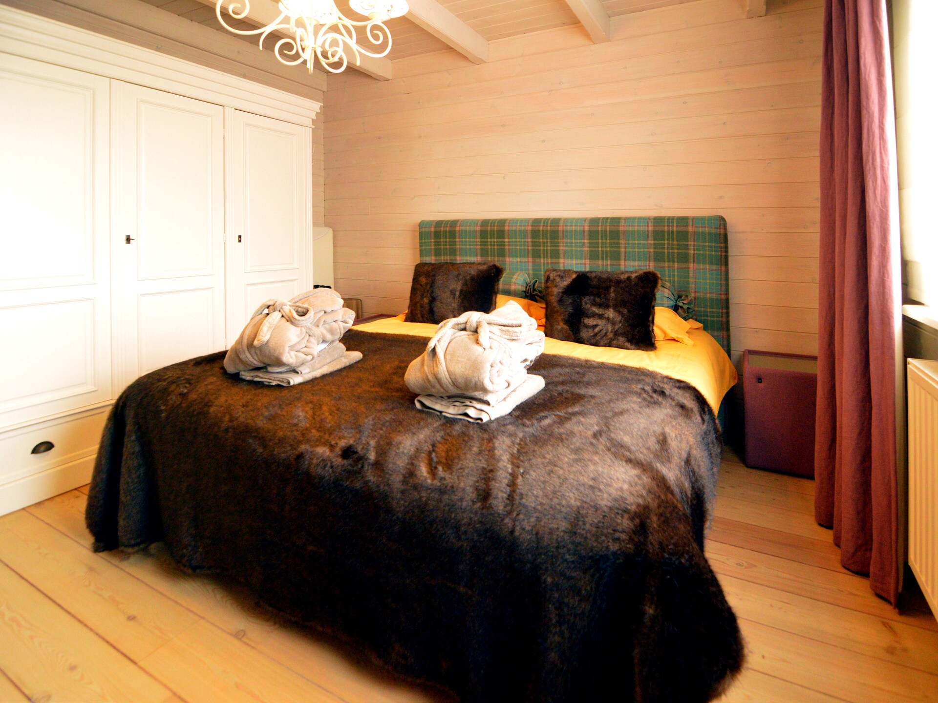 Valentina Lodge: Luxe chalet met sauna en bubbelbad in de Ardennen - foto 21