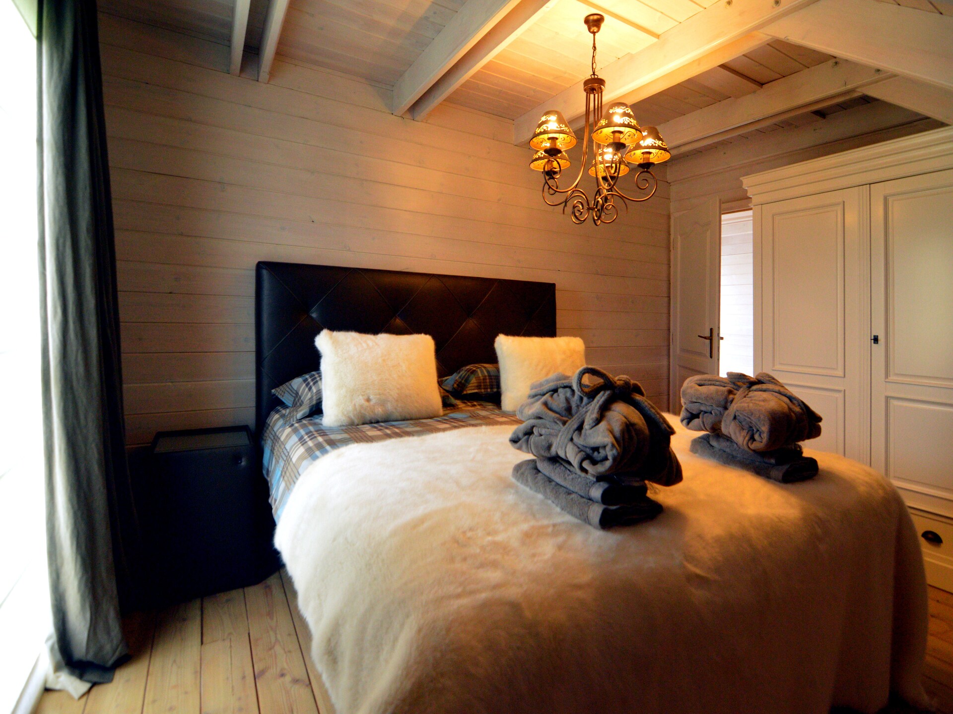 Valentina Lodge: Luxe chalet met sauna en bubbelbad in de Ardennen - foto 24