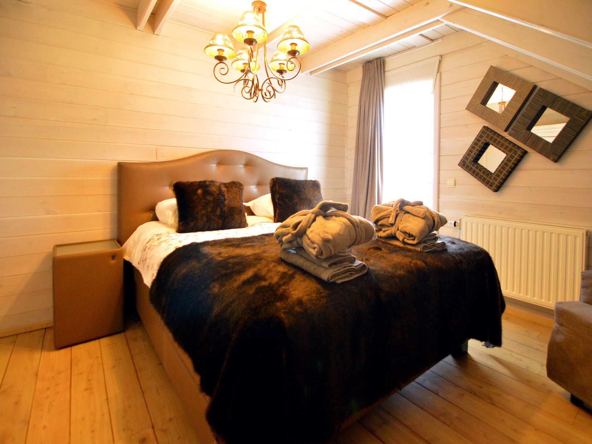 Valentina Lodge: Luxe chalet met sauna en bubbelbad in de Ardennen - foto 27