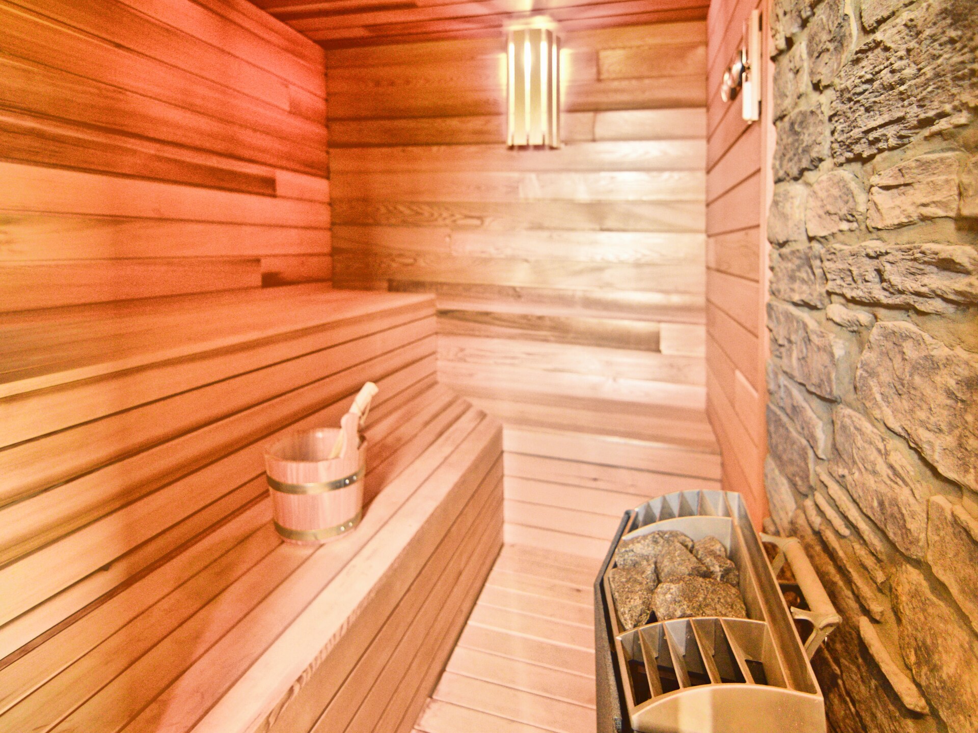 Valentina Lodge: Luxe chalet met sauna en bubbelbad in de Ardennen - foto 39