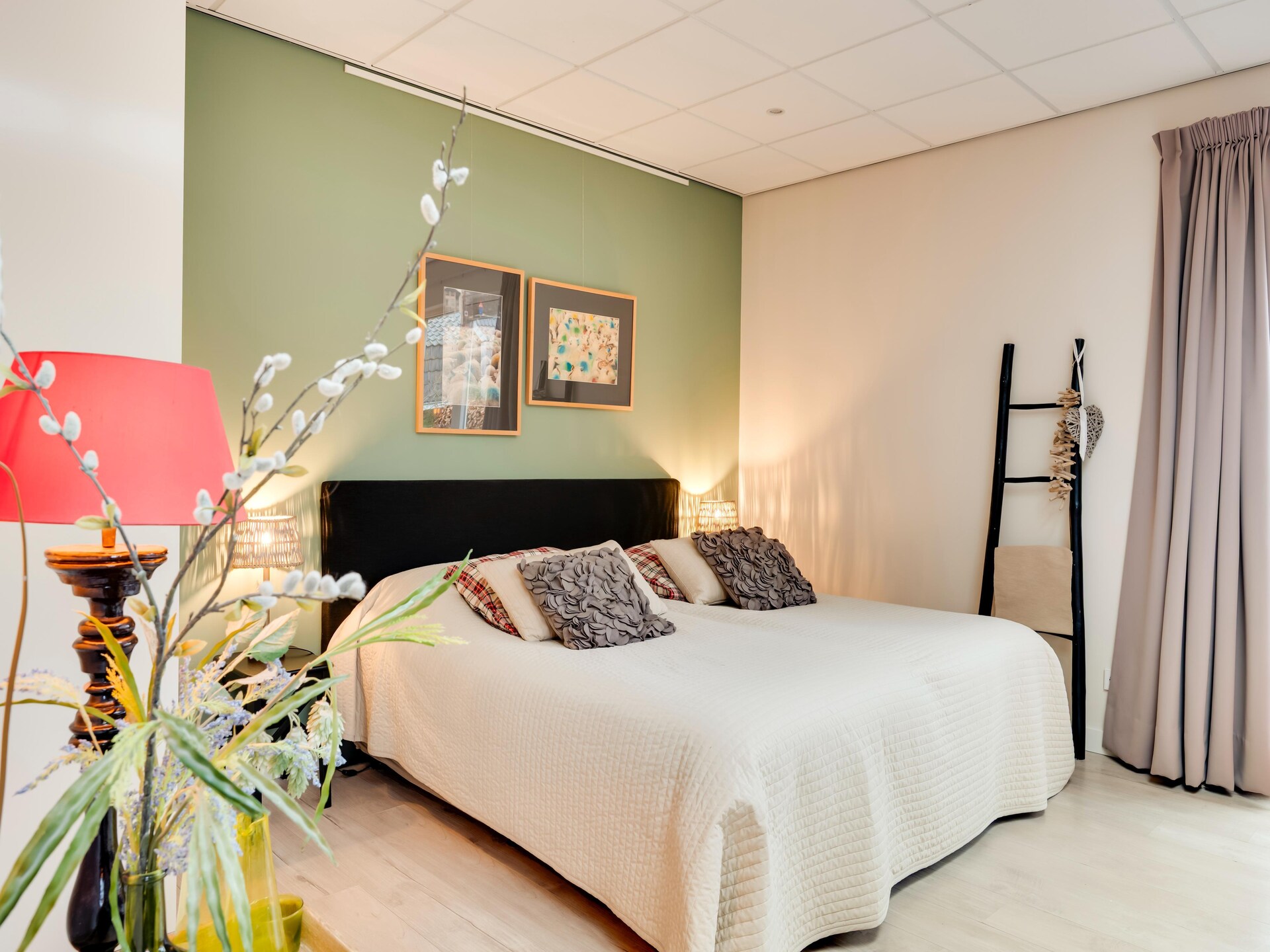 Hof van Craeck III – Stijlvol appartement in hartje Bergen met tuin - foto 2