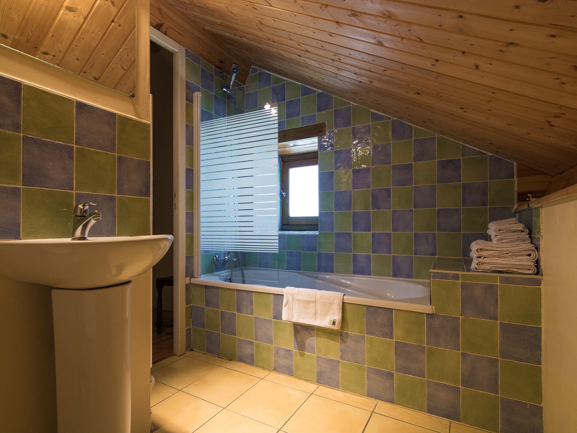 Op 1,0 km van het meer: Landhuis La Grande Maison in Chalais - foto 17