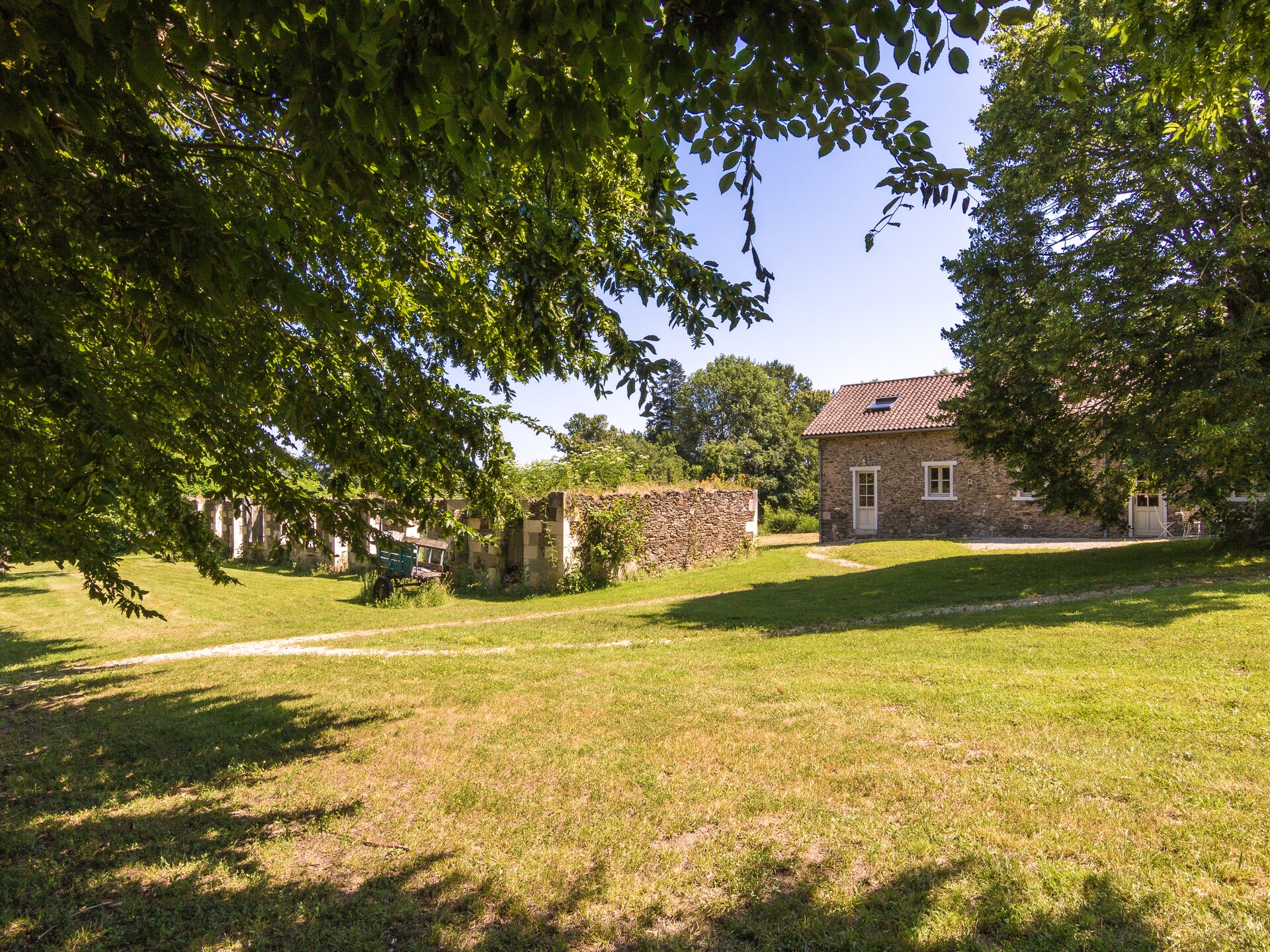 Op 1,0 km van het meer: Landhuis La Grande Maison in Chalais - foto 10