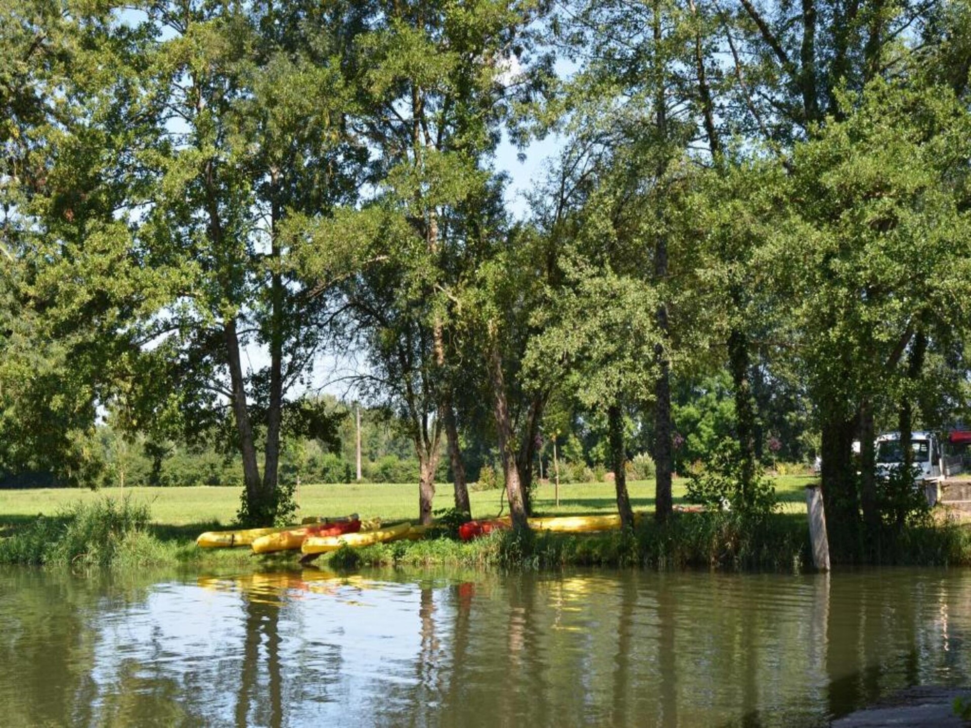 Op 1,0 km van het meer: Landhuis La Grande Maison in Chalais - foto 36