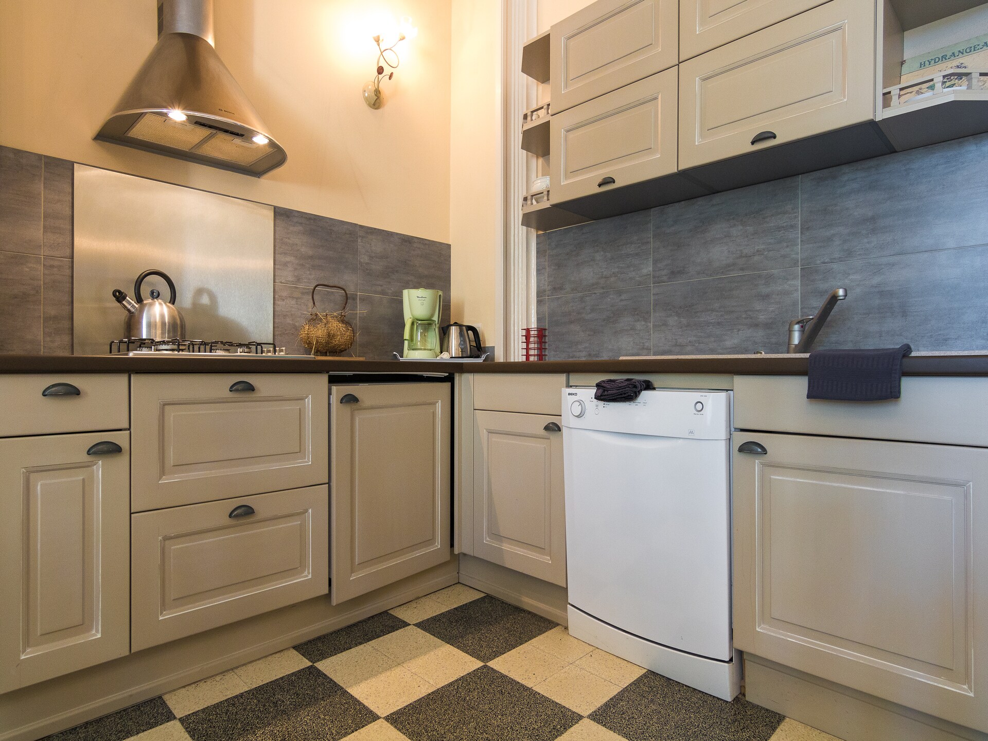Op 1,0 km van het meer: Kasteelappartement in Chalais - foto 3
