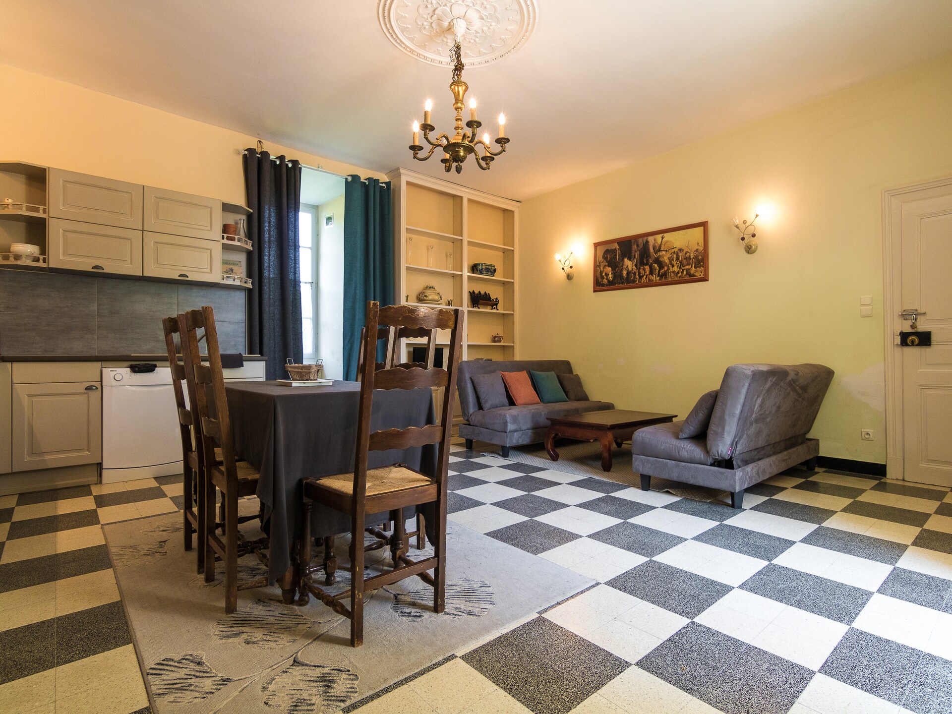Op 1,0 km van het meer: Kasteelappartement in Chalais - foto 2