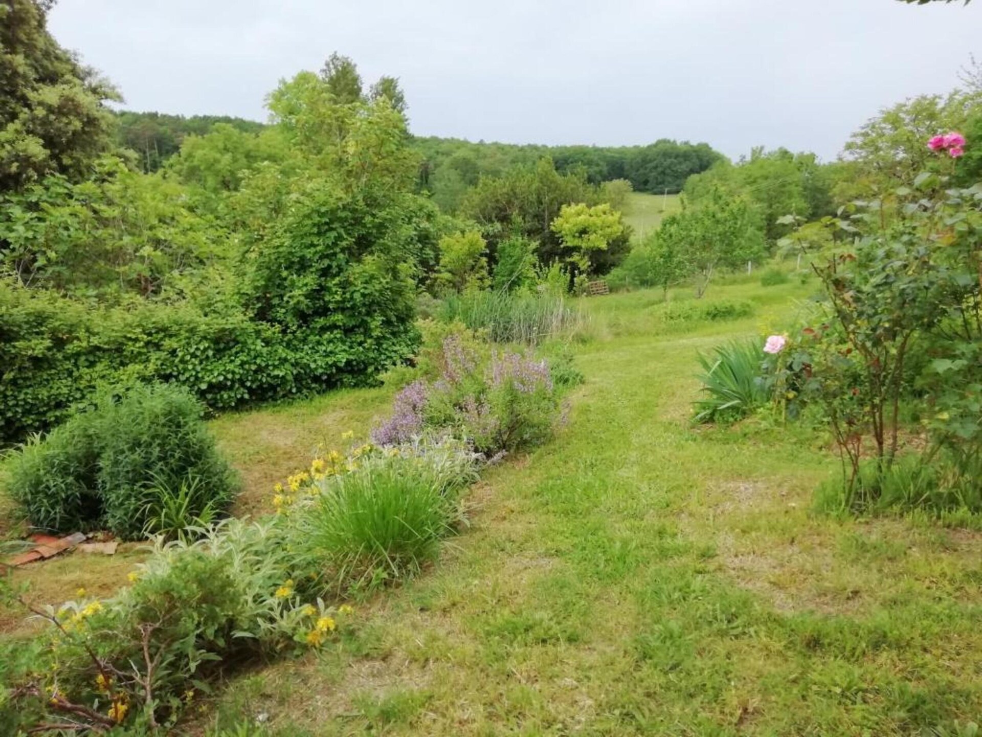Op 1,0 km van het meer: Kasteelappartement in Chalais - foto 21