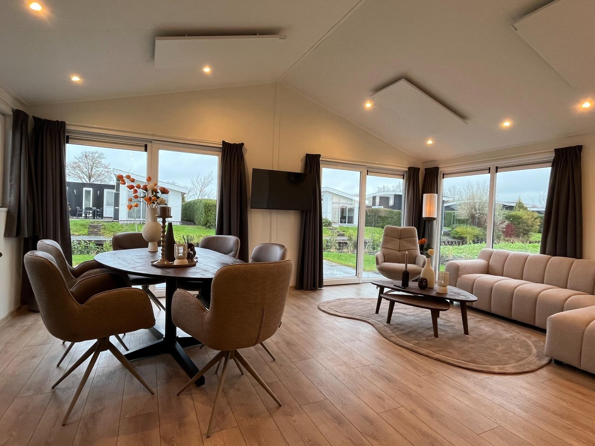 Sfeervol Zaans chalet op Resort de Rijp met tuin, honden welkom - foto 11
