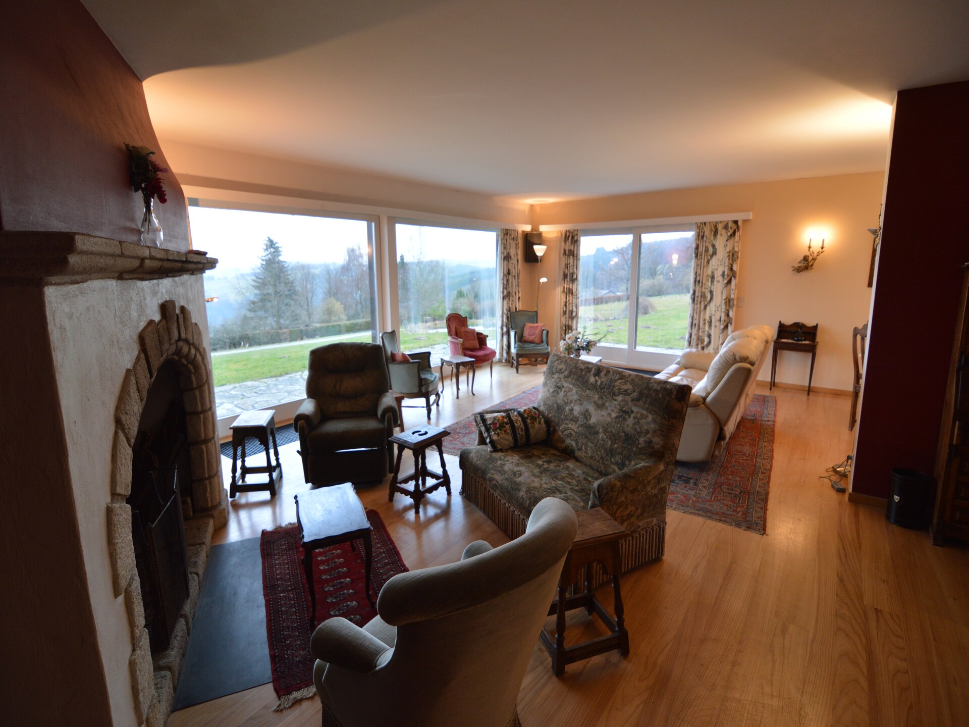 Ruim vakantiehuis met panoramisch uitzicht in Lierneux voor 9 personen - foto 9