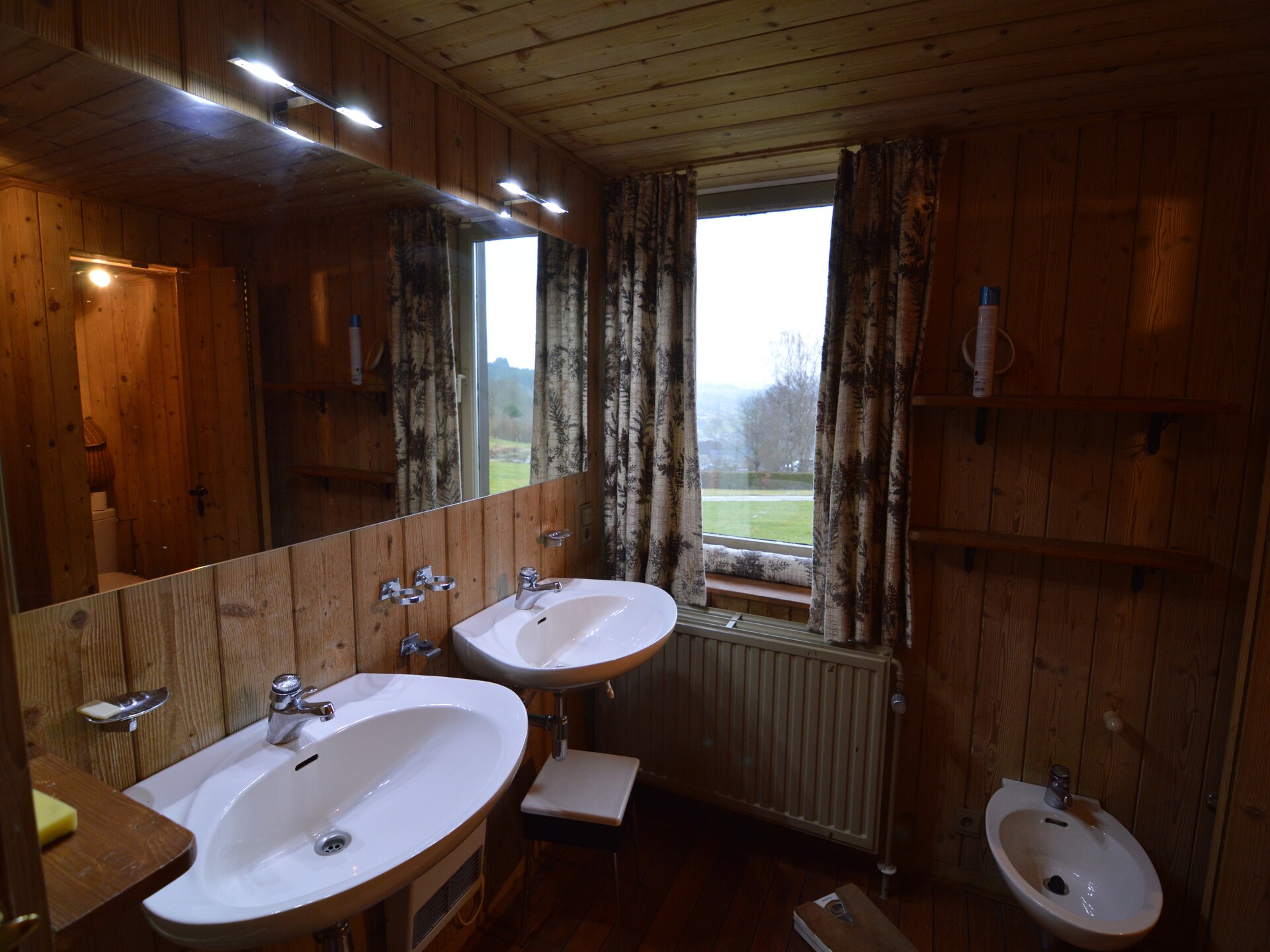 Ruim vakantiehuis met panoramisch uitzicht in Lierneux voor 9 personen - foto 23