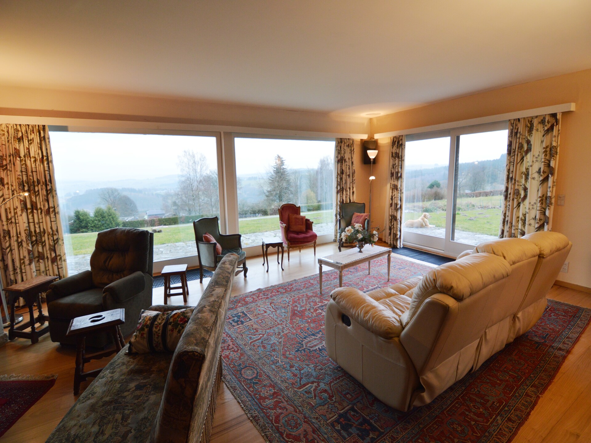 Ruim vakantiehuis met panoramisch uitzicht in Lierneux voor 9 personen - foto 16