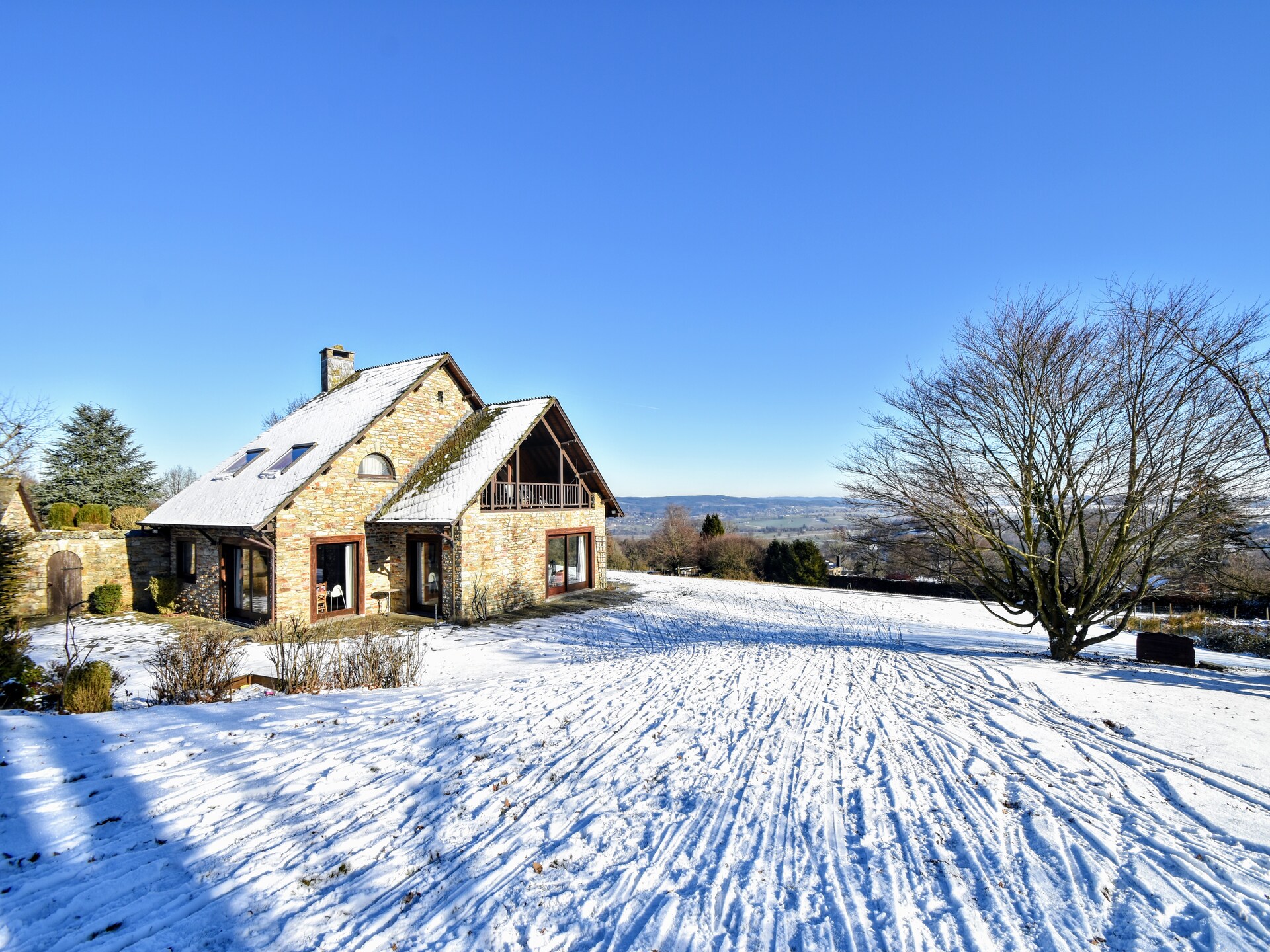 Ruim vakantiehuis met panoramisch uitzicht in Lierneux voor 9 personen - foto 38