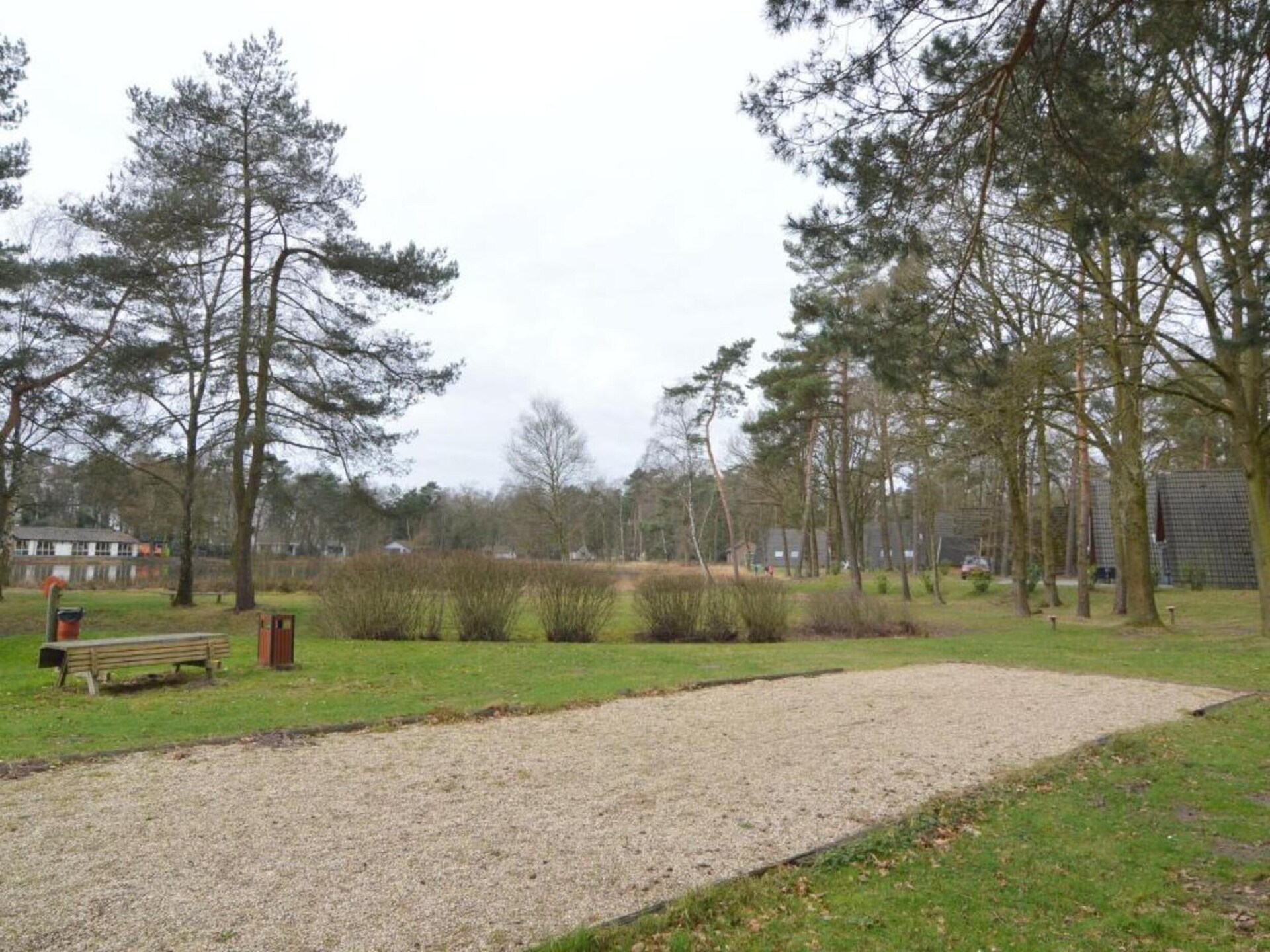Vrijstaand boshuis met overdekt terras in hartje Limburgse natuur - foto 20