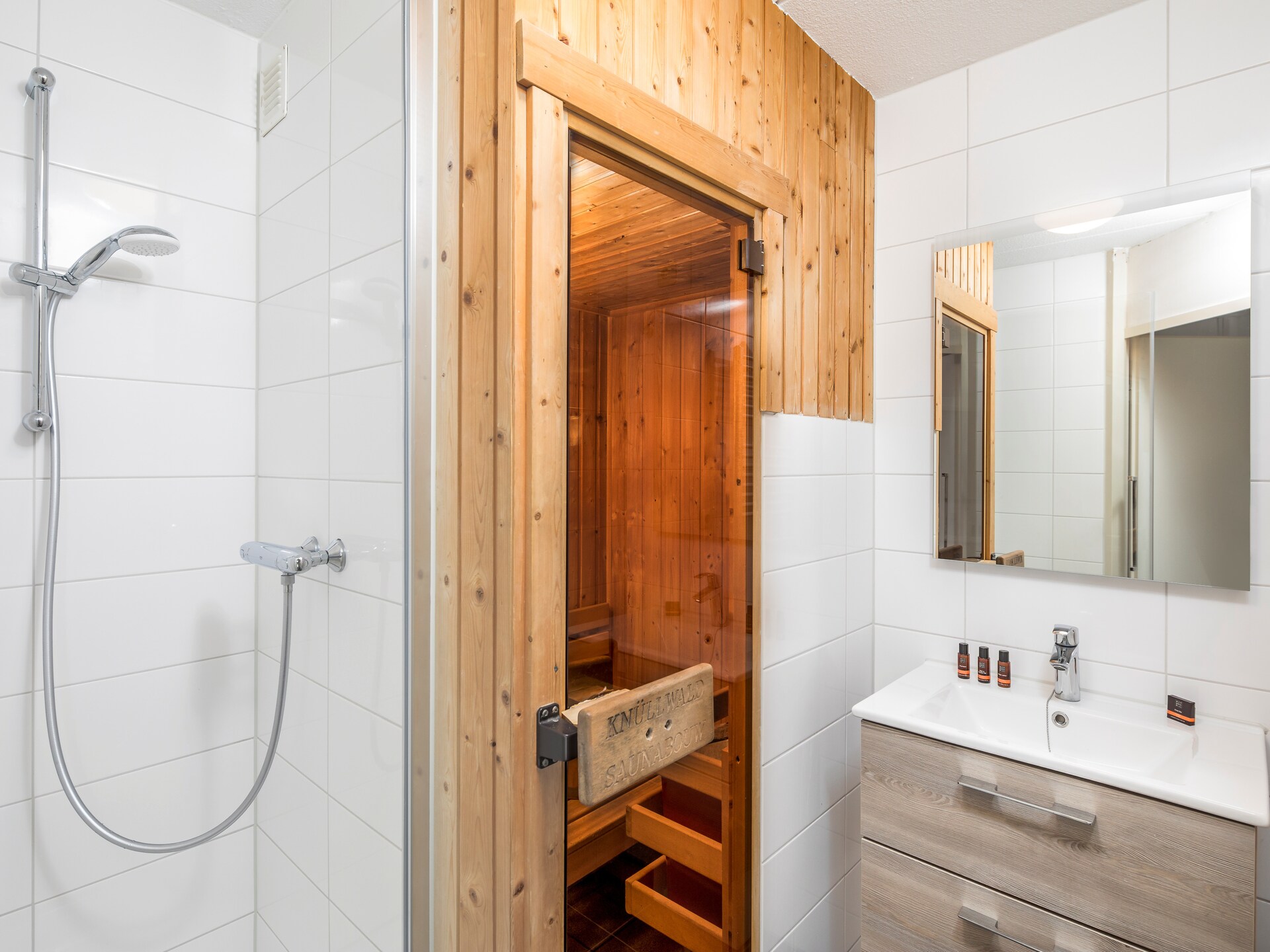 Gezellige familiebungalow aan de Zeeuwse kust met tuin en huisdiervriendelijk - foto 7
