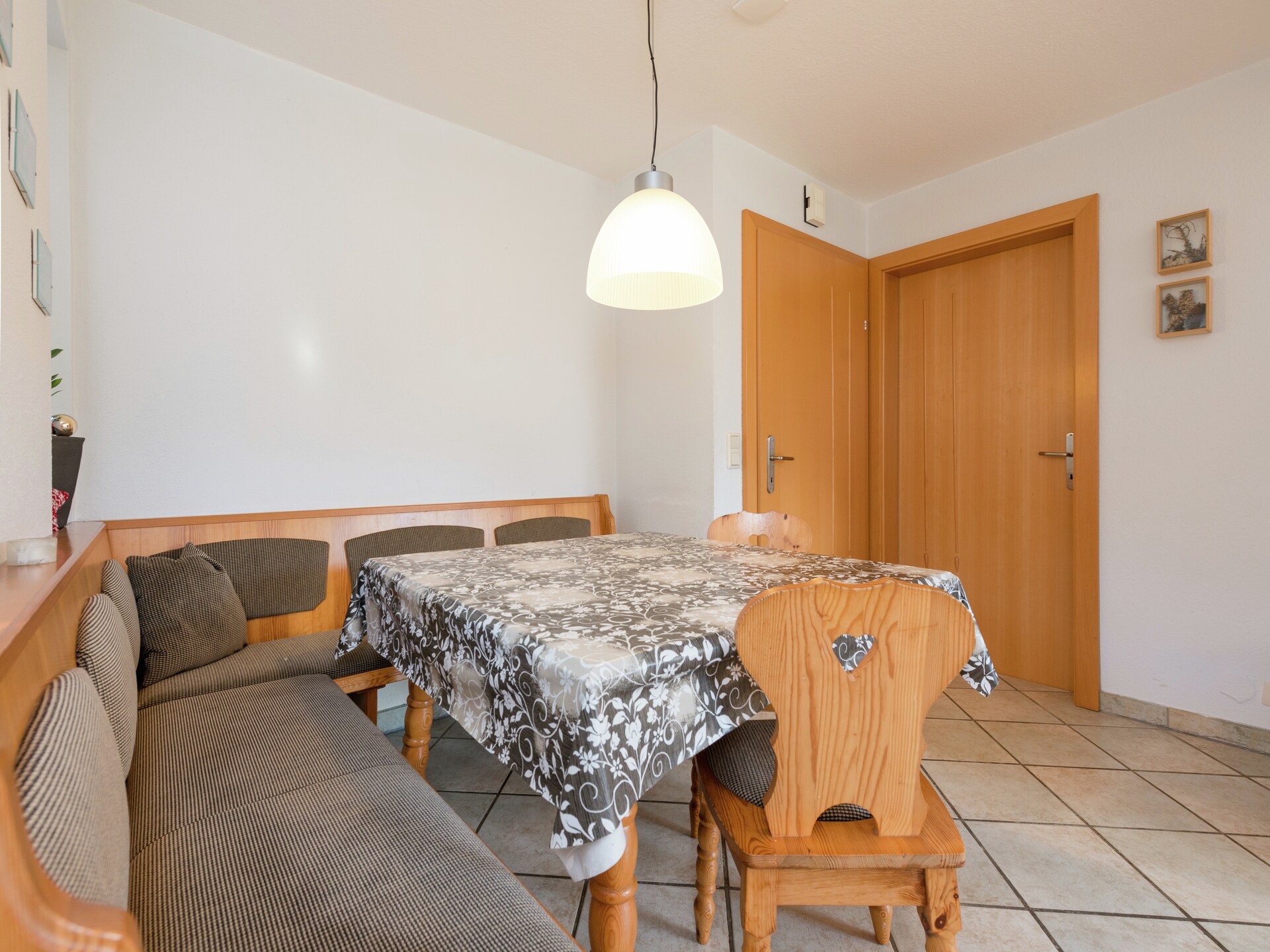 Vrijstaand vakantiehuis in de bossen bij Gröbming met bergzicht - foto 11
