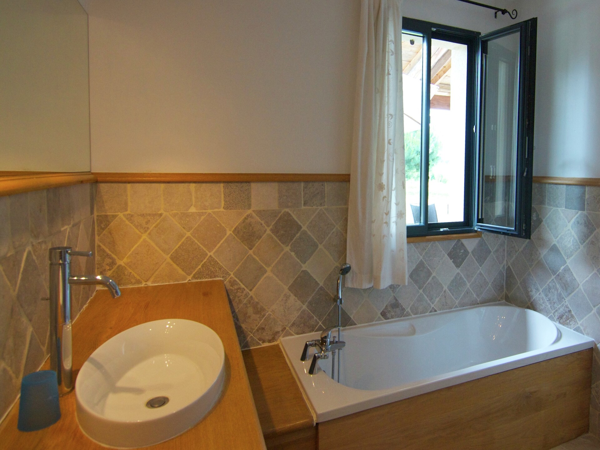 Villa La Petite Tour: 10-persoons bosvilla met privétuin bij Saint-Médard-d'Excideuil - foto 26