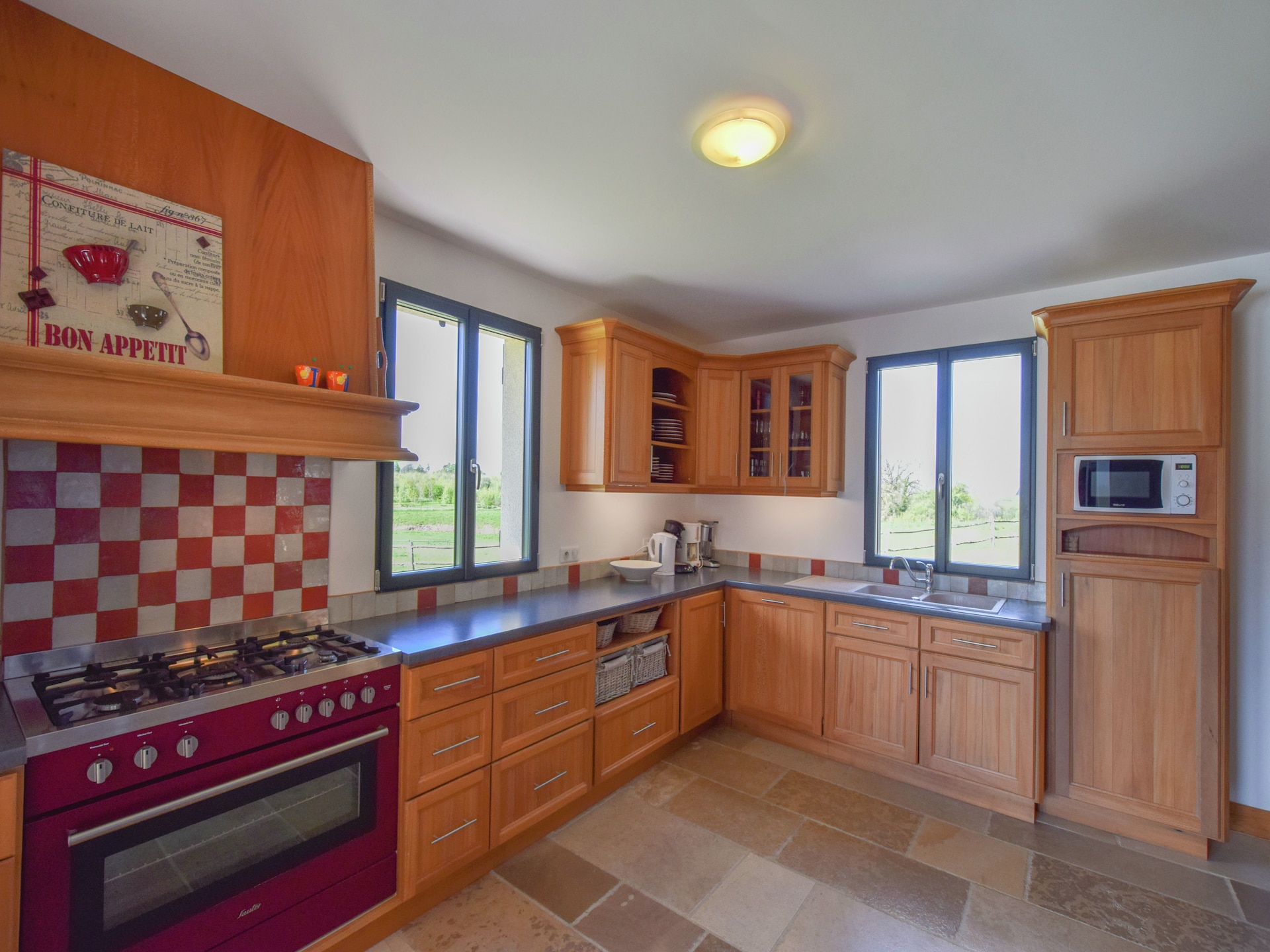 Villa La Petite Tour: 10-persoons bosvilla met privétuin bij Saint-Médard-d'Excideuil - foto 4
