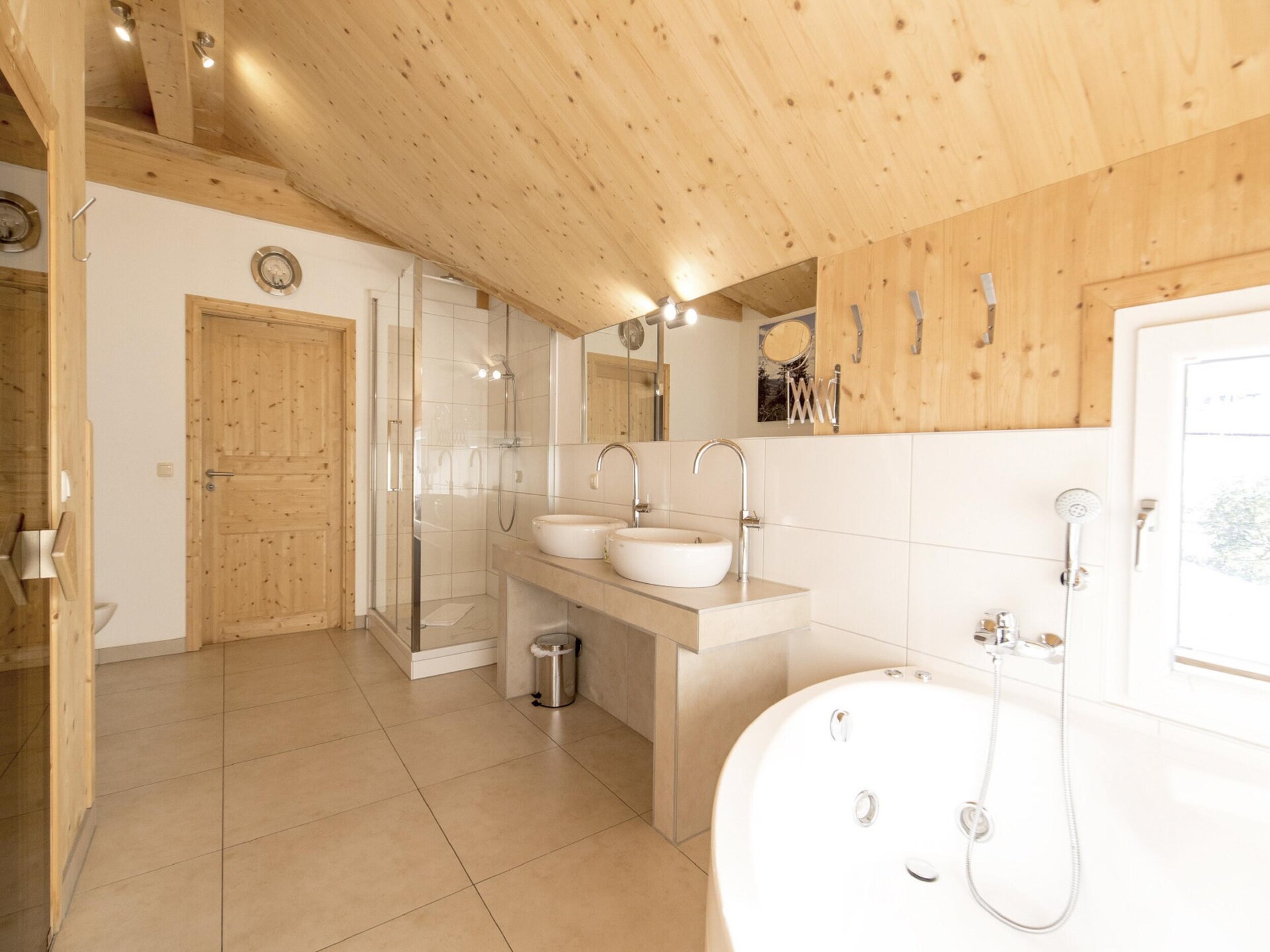 Chalet 17: Luxe 12-persoons chalet direct aan de piste in Kreischberg - foto 27