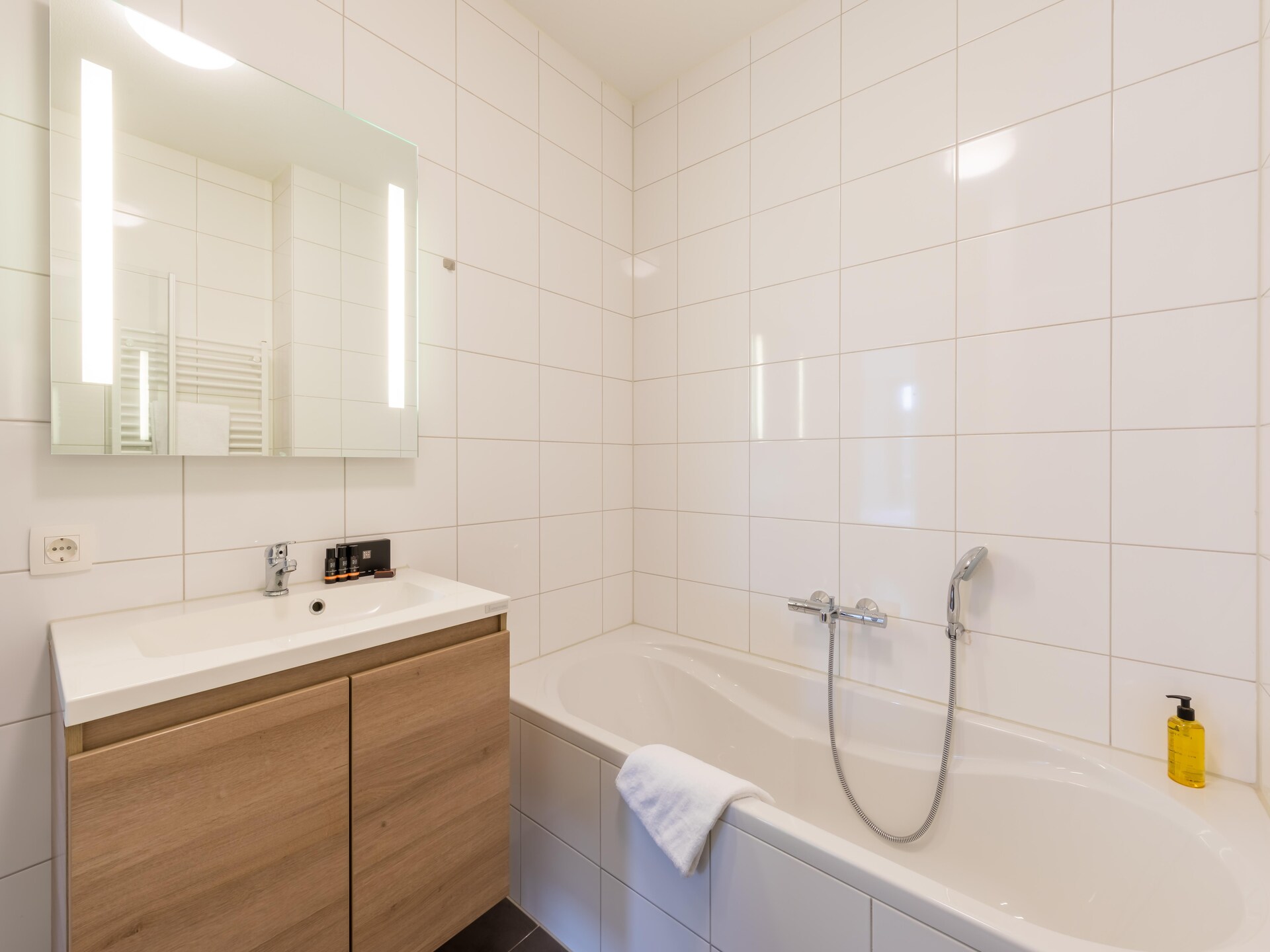 Modern appartement in hartje Domburg, 200m van het strand - foto 13