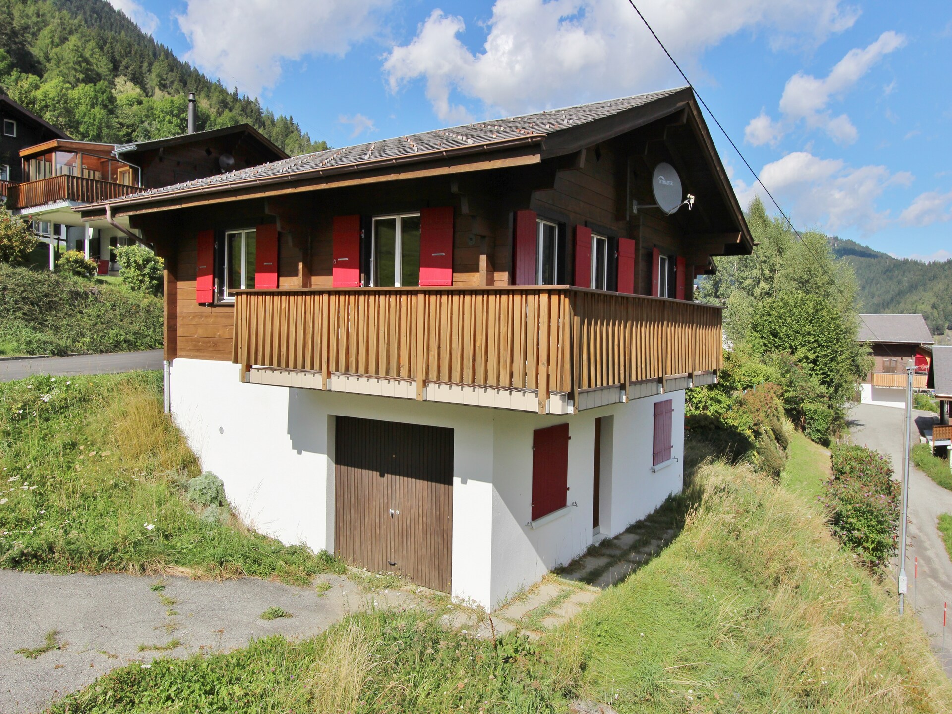Zonnig chalet in Fiesch met panoramisch bergzicht en eigen tuin - foto 1