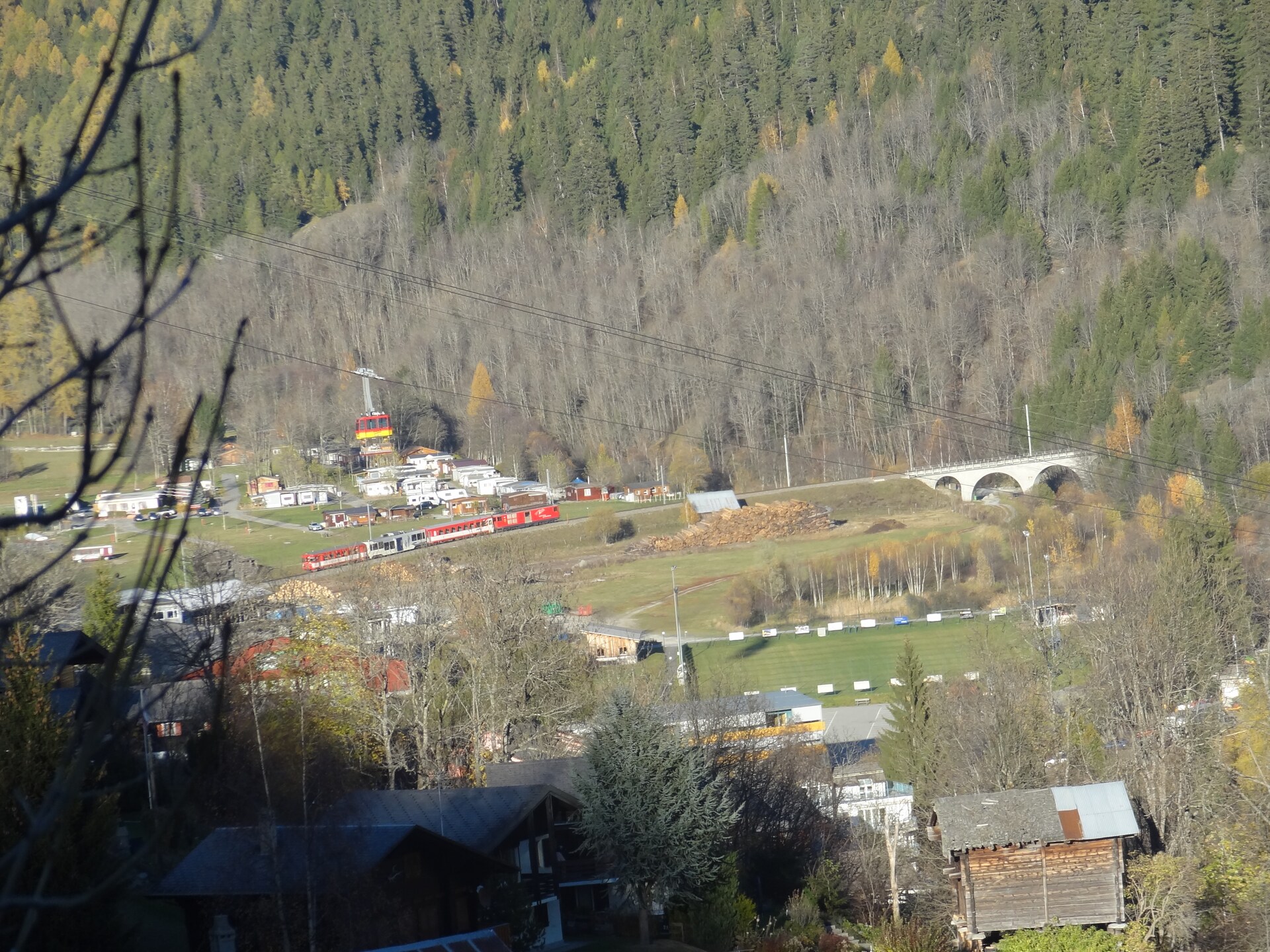 Zonnig chalet in Fiesch met panoramisch bergzicht en eigen tuin - foto 17