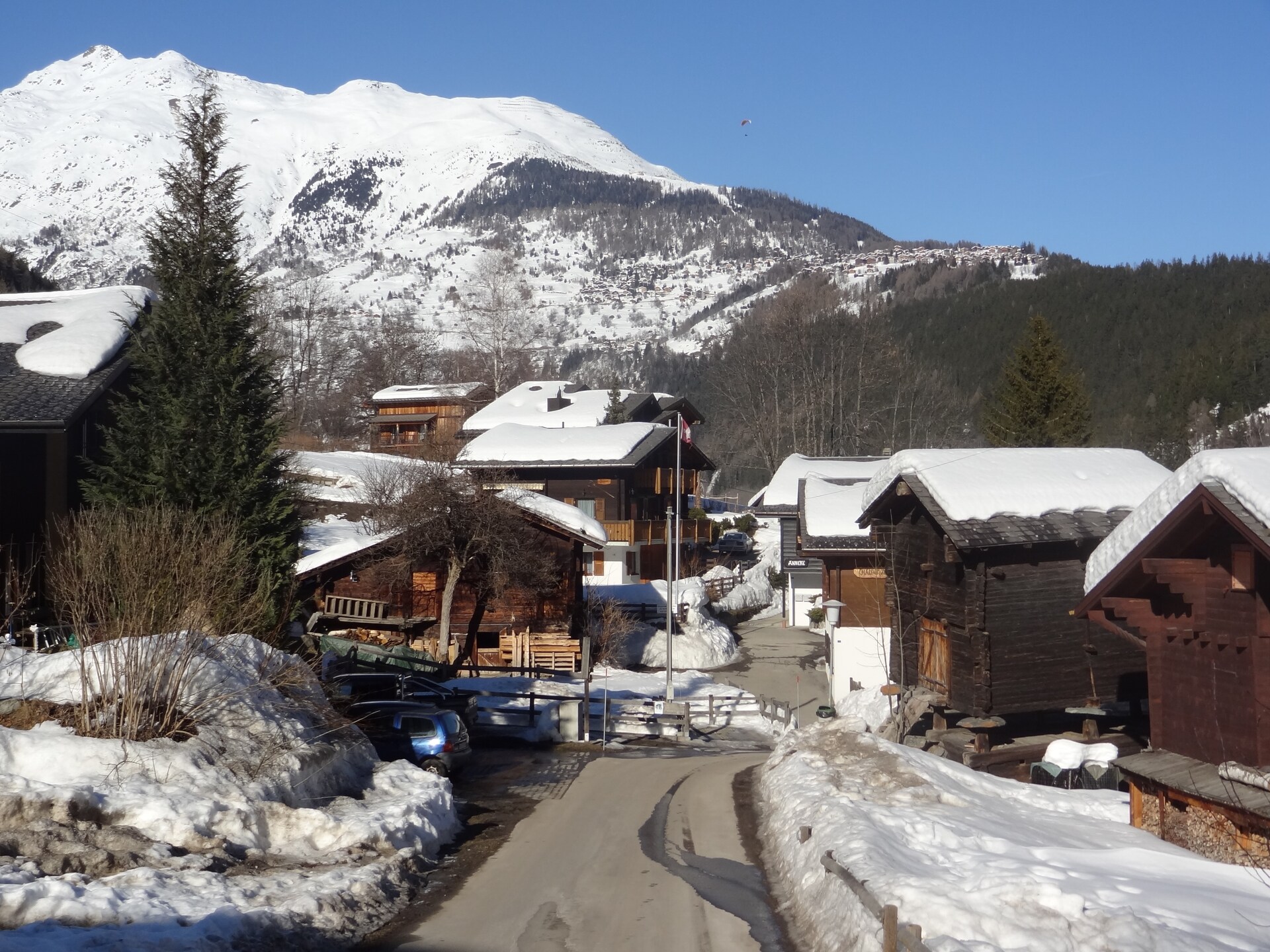 Zonnig chalet in Fiesch met panoramisch bergzicht en eigen tuin - foto 21