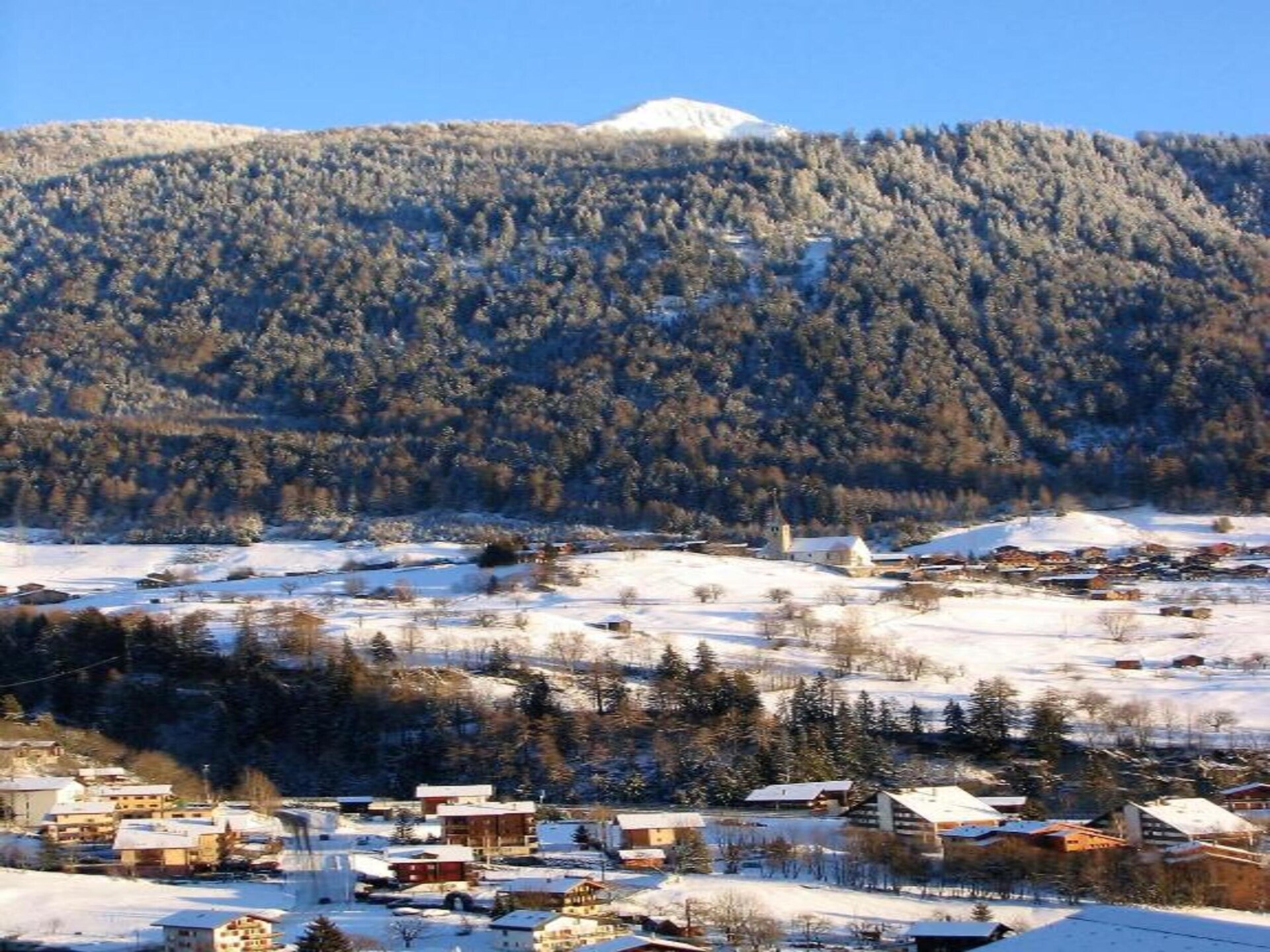 Zonnig chalet in Fiesch met panoramisch bergzicht en eigen tuin - foto 32