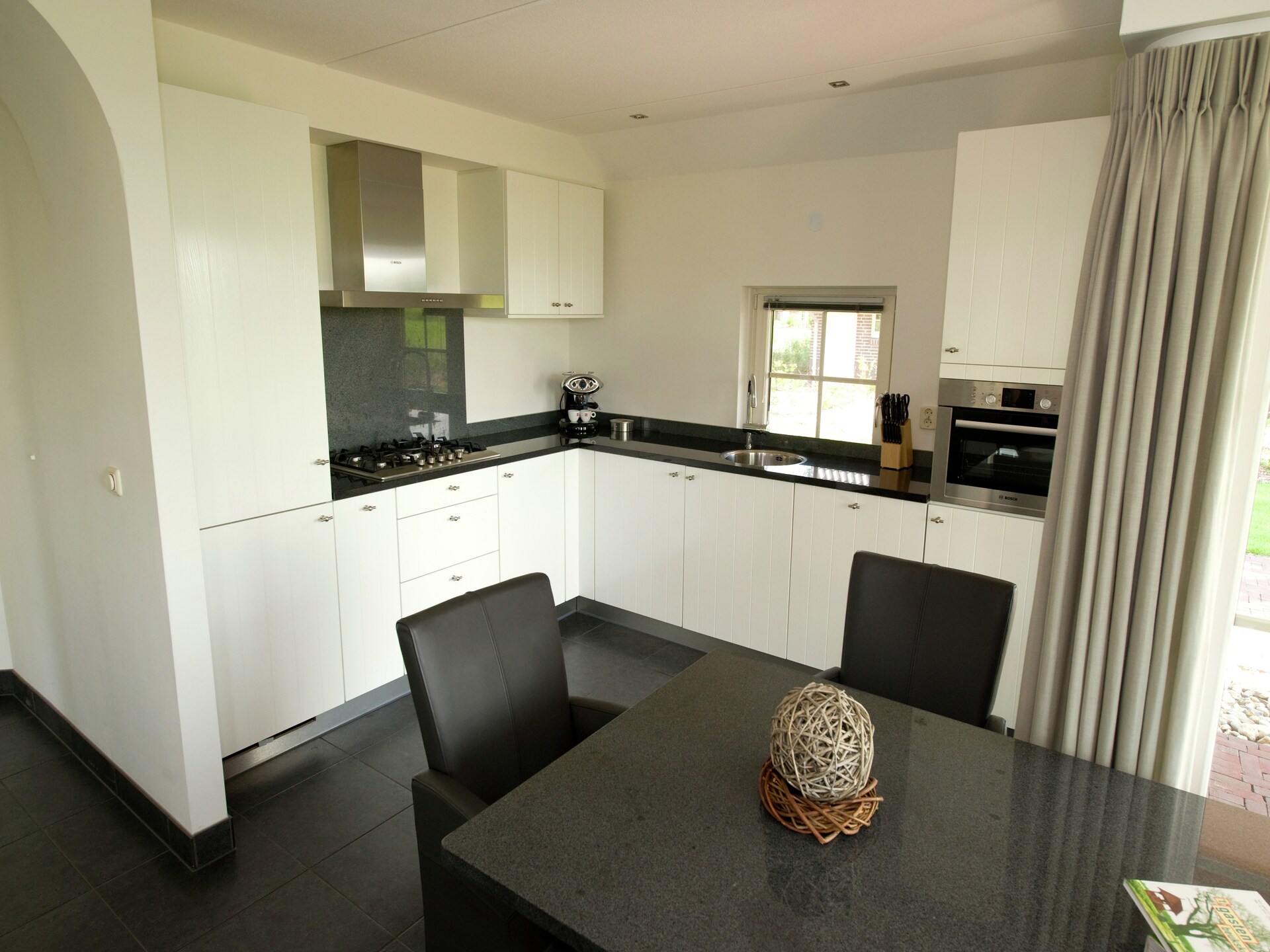 Luxe Twents-Saksische villa met gashaard en bubbelbad in Hof van Salland - foto 4