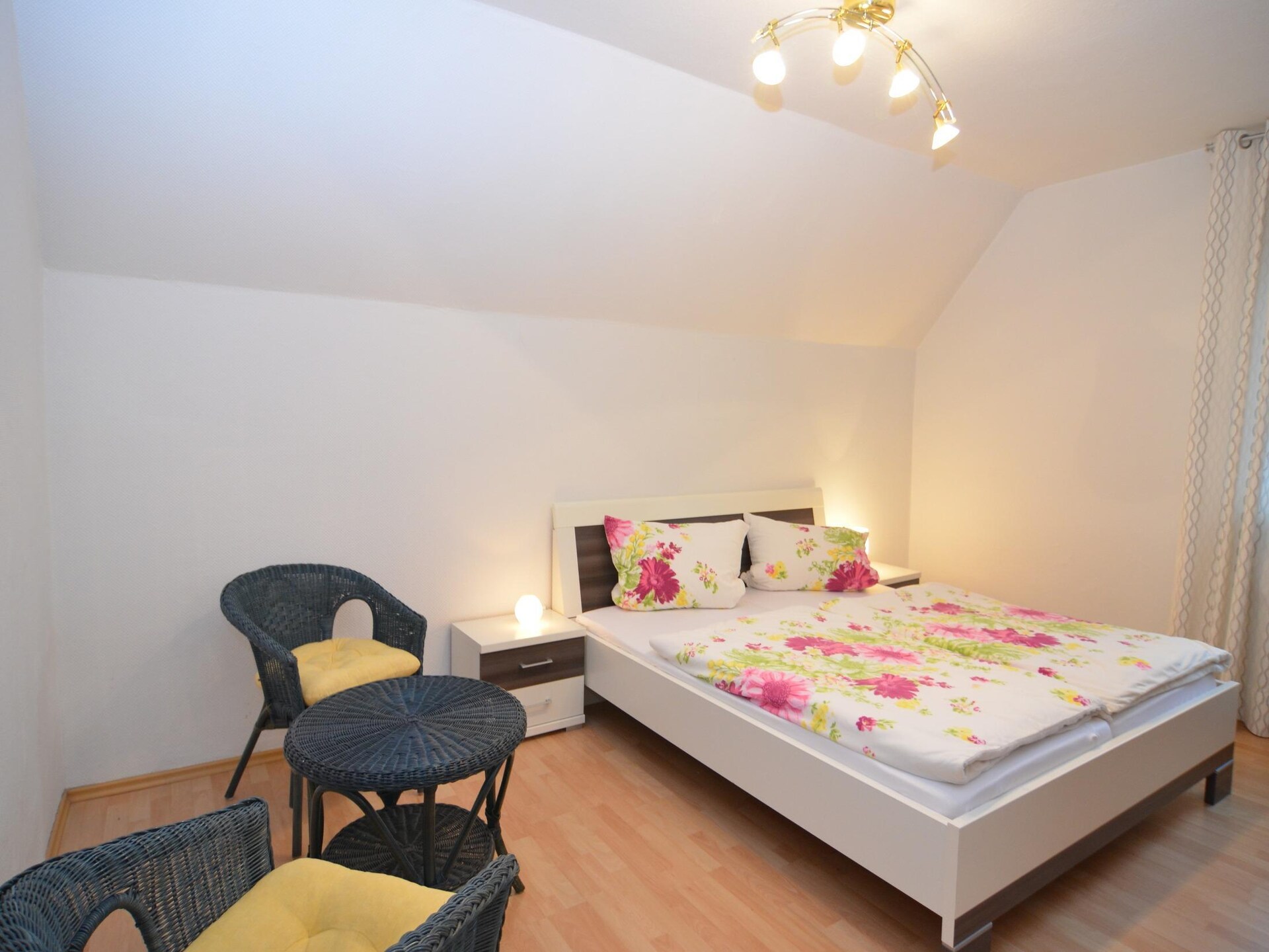 Sauerlandstuben: Gezellig appartement in bosrijke omgeving, 2 km van skilift - foto 2