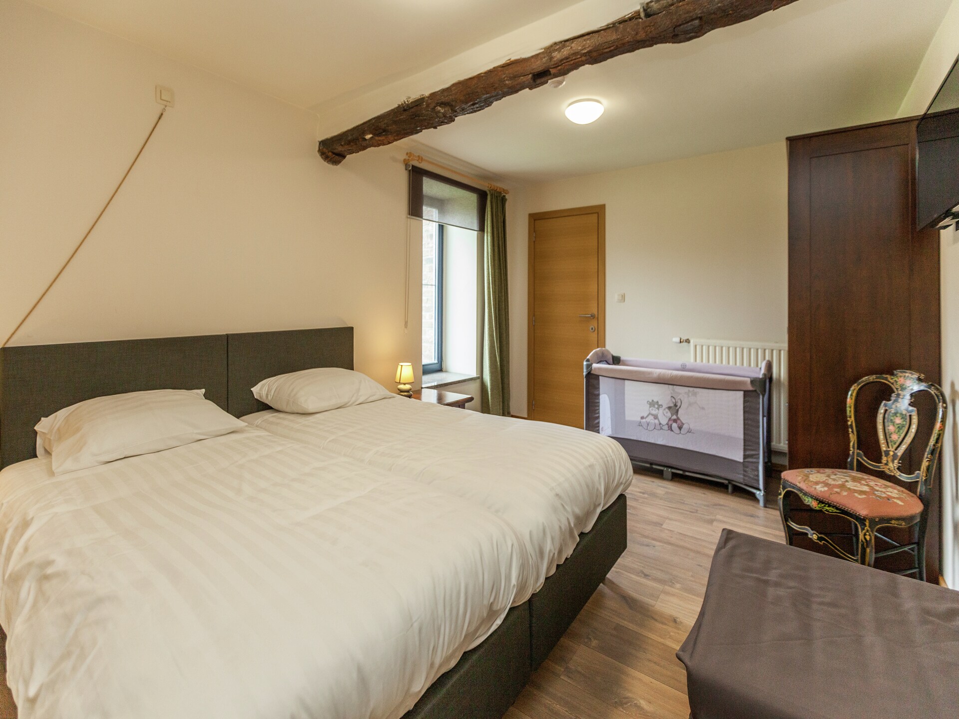 Ruim vakantiehuis voor 8 personen met 4 privébadkamers in Glabbeek - foto 13