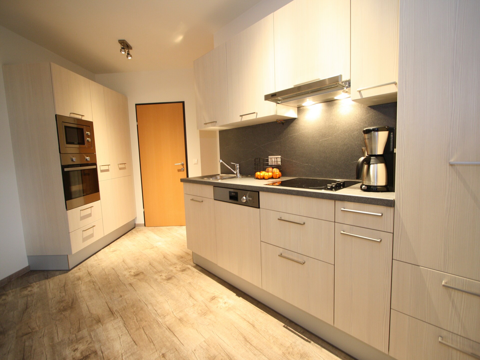Aineckblick 15: Ruim appartement direct aan de piste voor 8 personen - foto 7