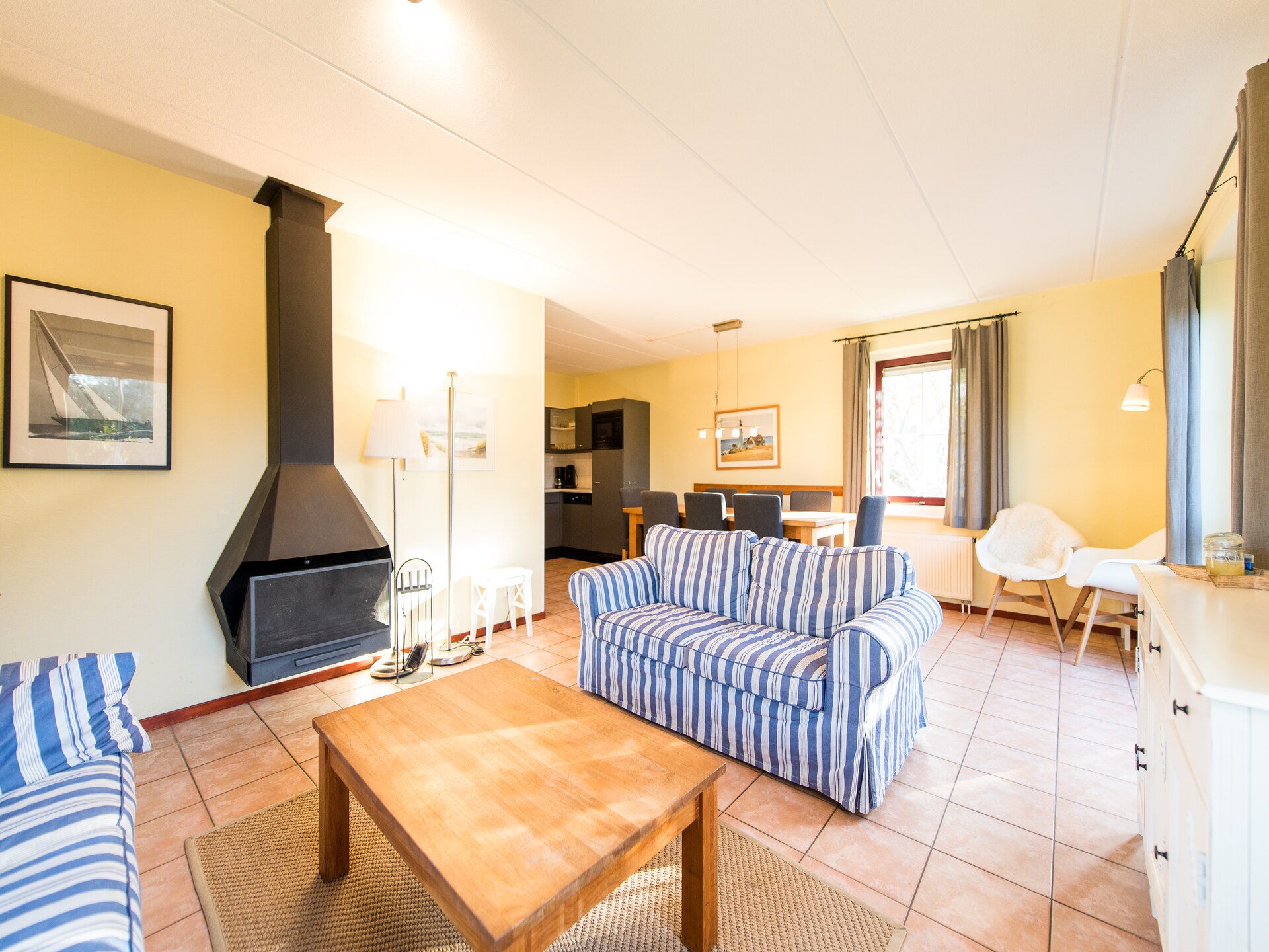 Vrijstaande rietgedekte villa voor 8 personen op Ameland, 100m van het strand - foto 6