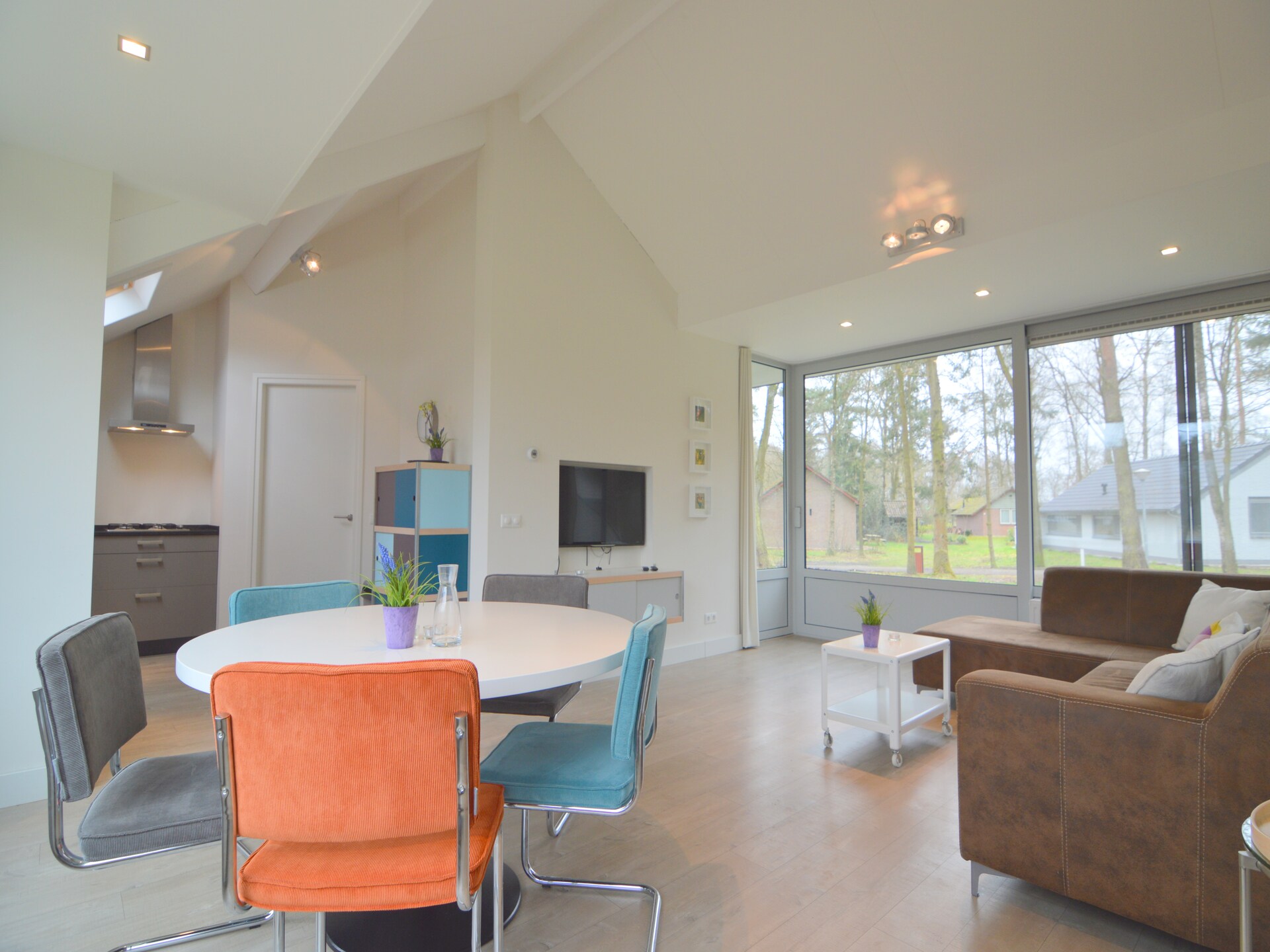 Bosrijke bungalow in Stramproy met tuin, huisdieren welkom - foto 11