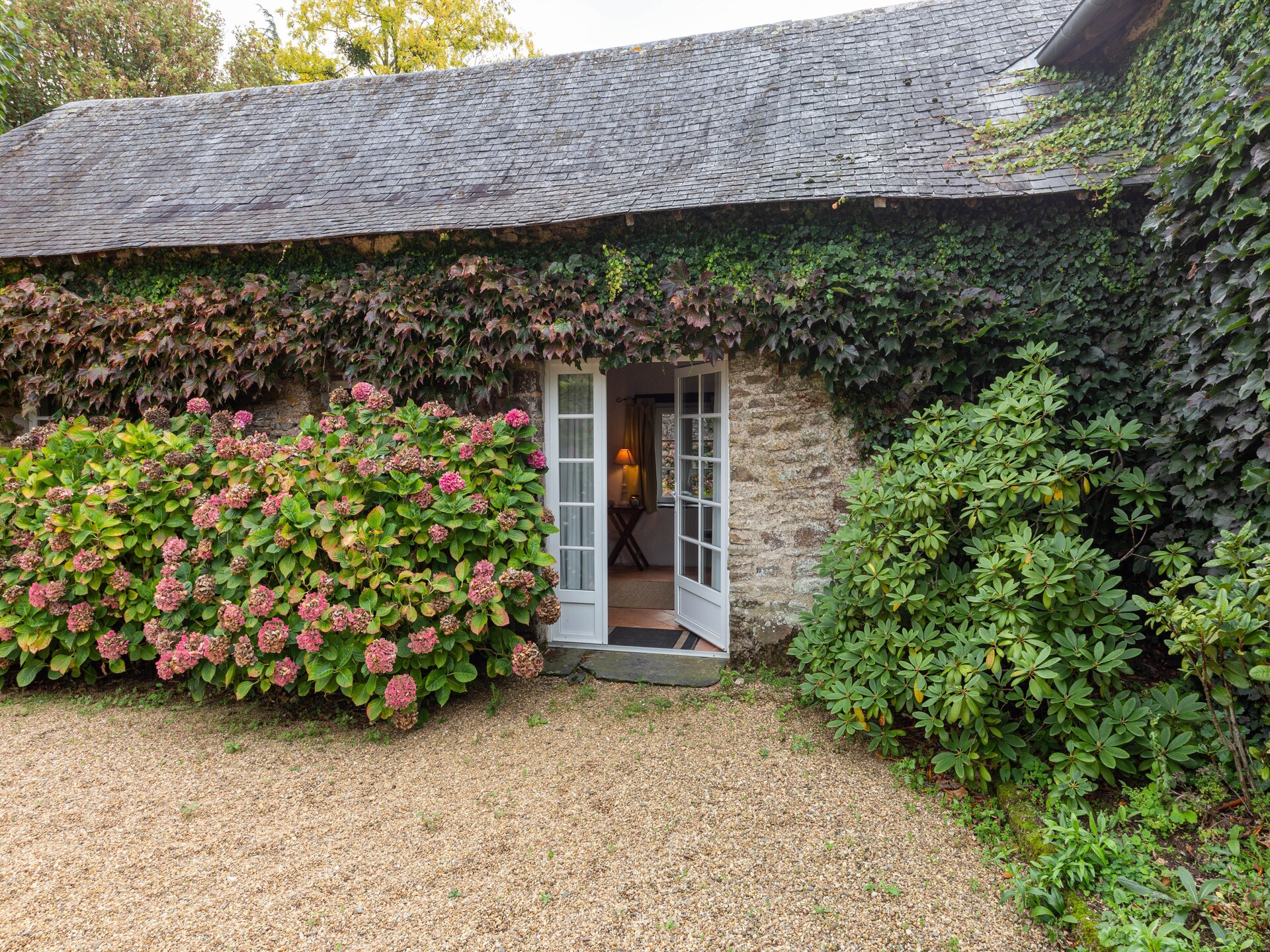 Authentiek 16e-eeuws vakantiehuis in rustige Loirestreek met tuin en golf - foto 24